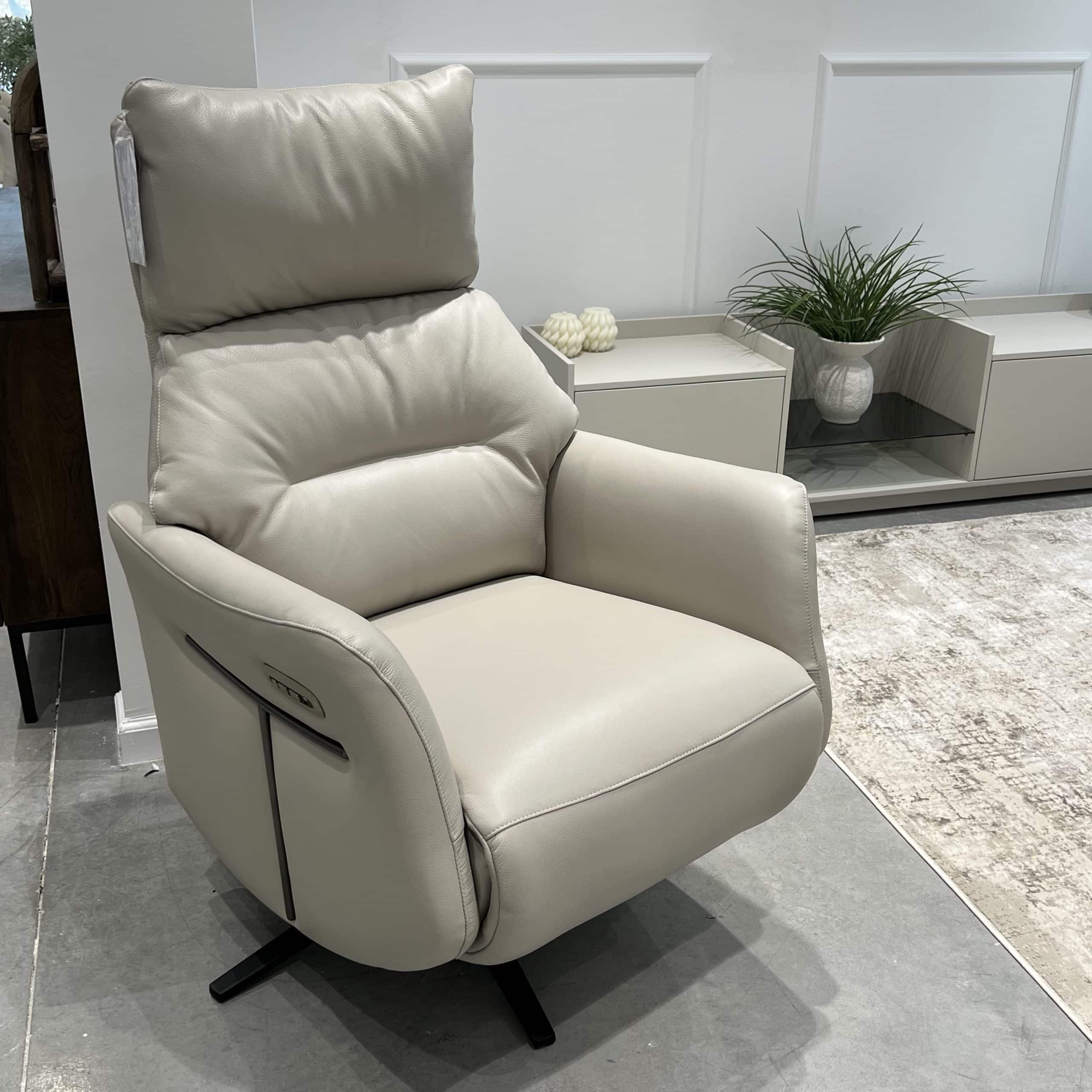 כורסא ריקליינר מפנקת CH6041 עור אפור שילוב כסף כורסא ריקליינר מפנקת CH6041 עור אפור שילוב כסף