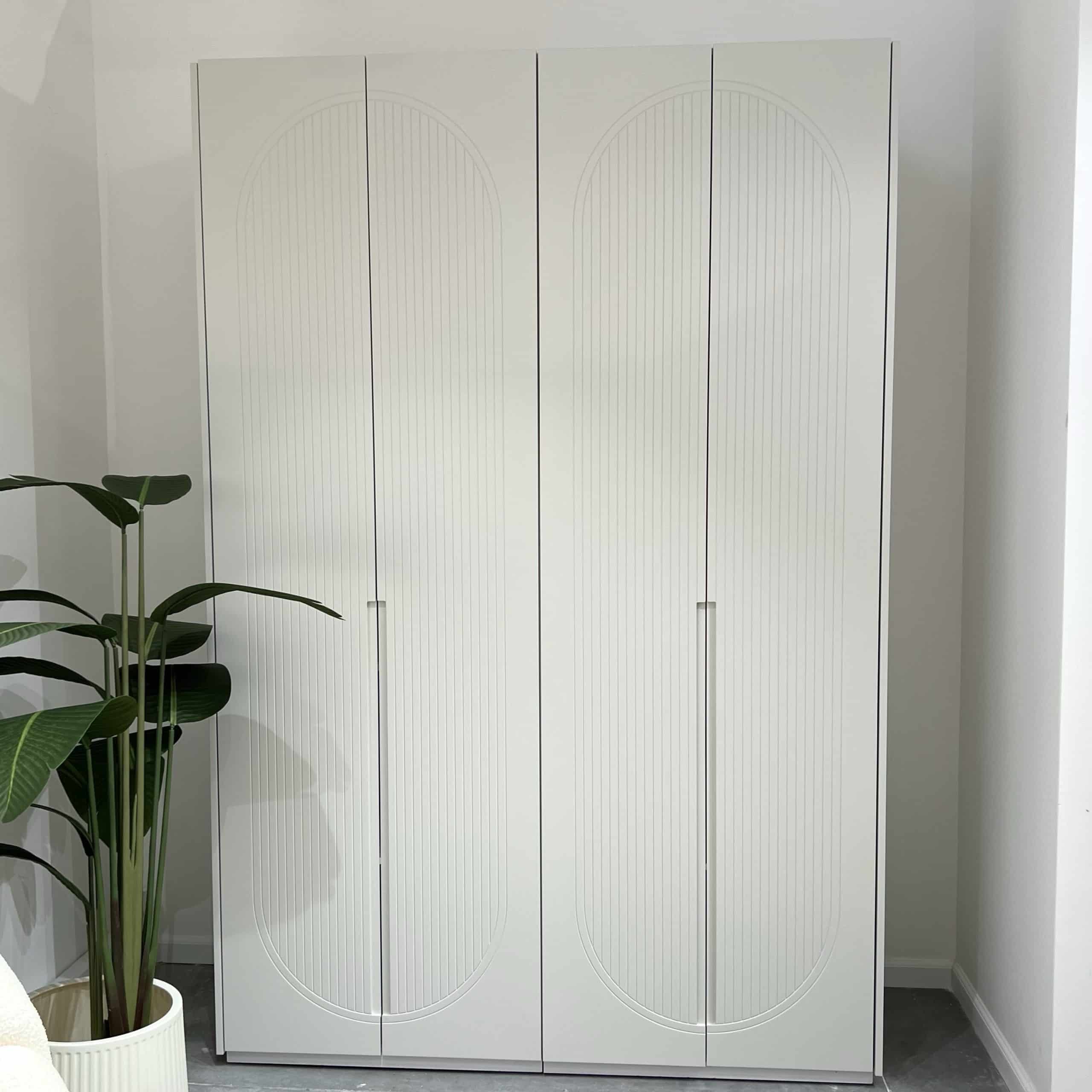 ארון דלתות יוקרתי דגם סופיה קשתות חריטה- נגרות בעיצוב אישי