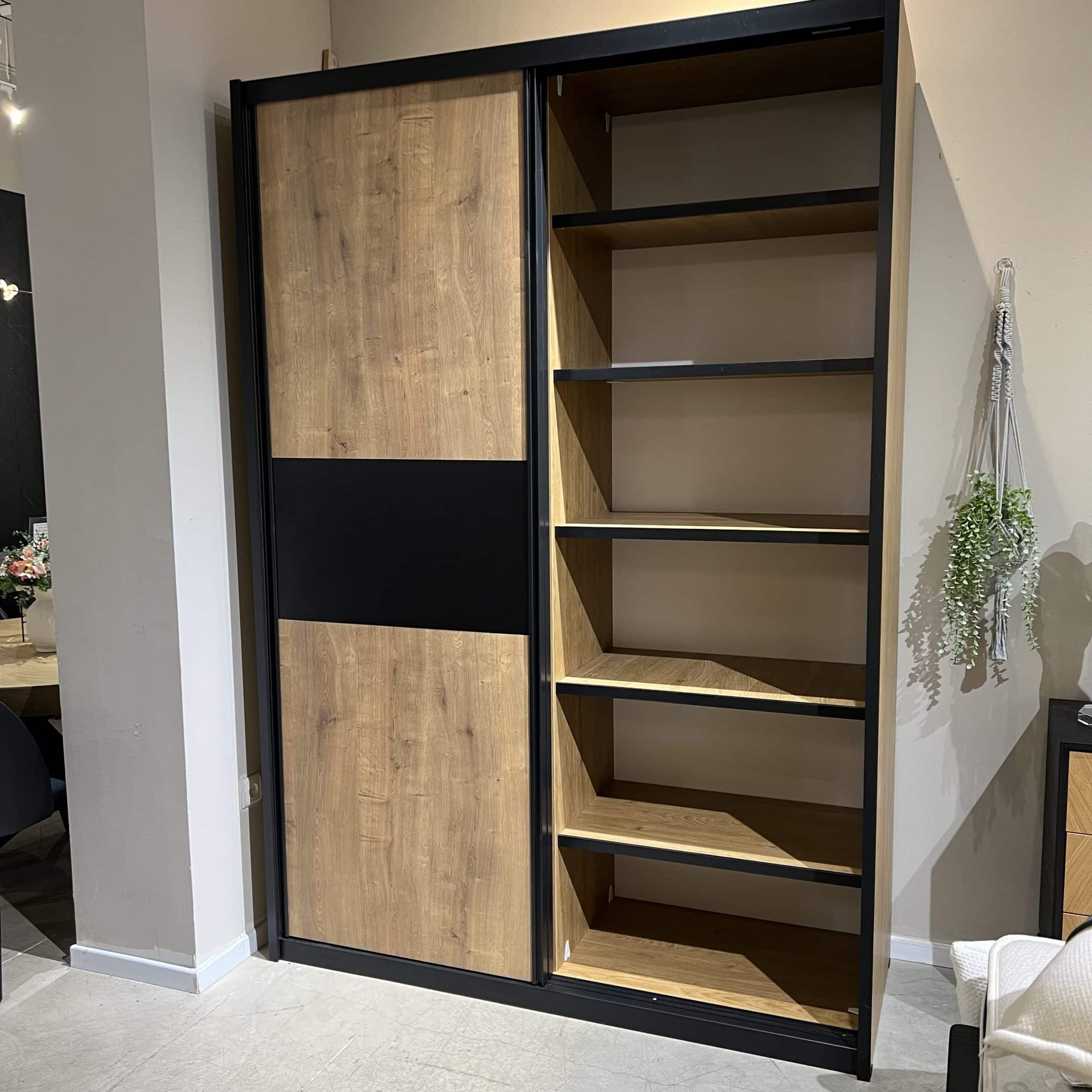 ארון הזזה יוקרתי דגם קורדובה - חיסול מתצוגה!