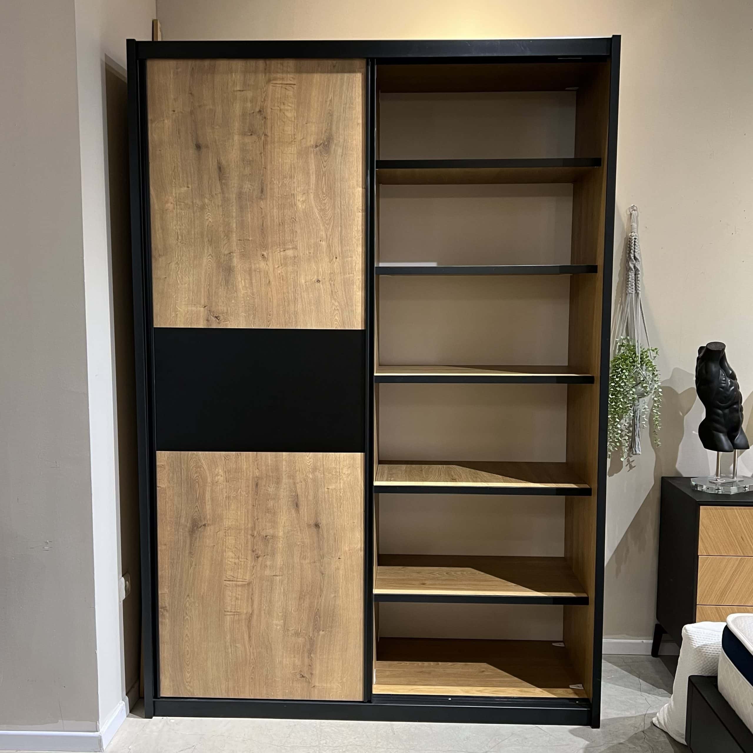 ארון הזזה יוקרתי דגם קורדובה - חיסול מתצוגה!