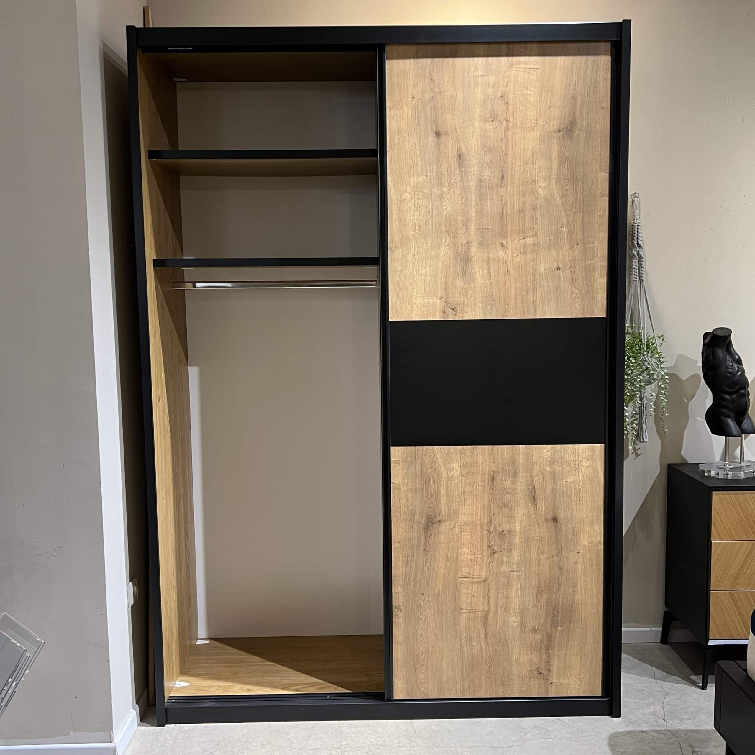 ארון הזזה יוקרתי דגם קורדובה - חיסול מתצוגה!