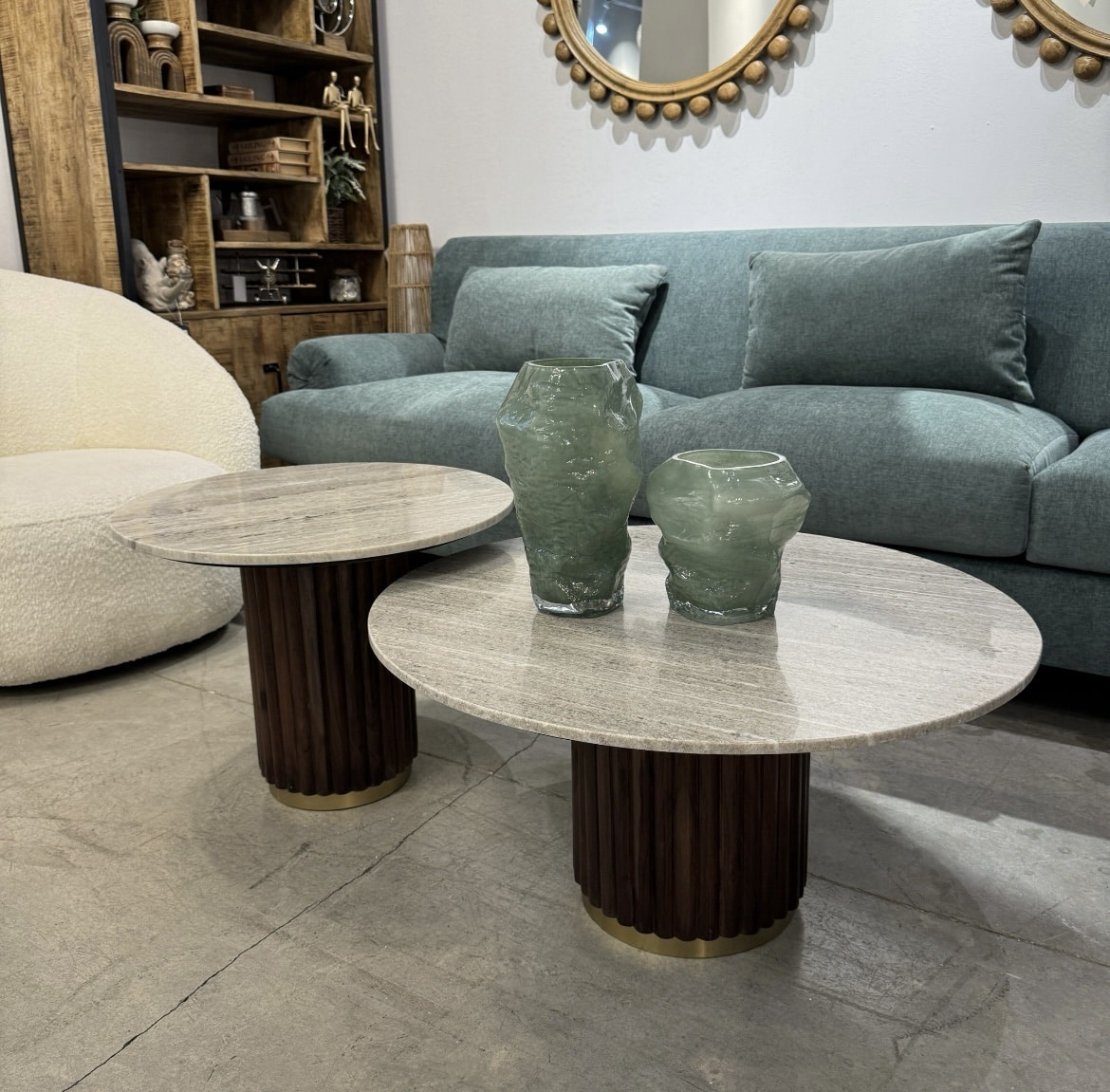 שולחן סלון פנסי שיש בז רגל עץ דגם ראבי שולחן סלון פנסי שיש בז רגל עץ דגם ראבי