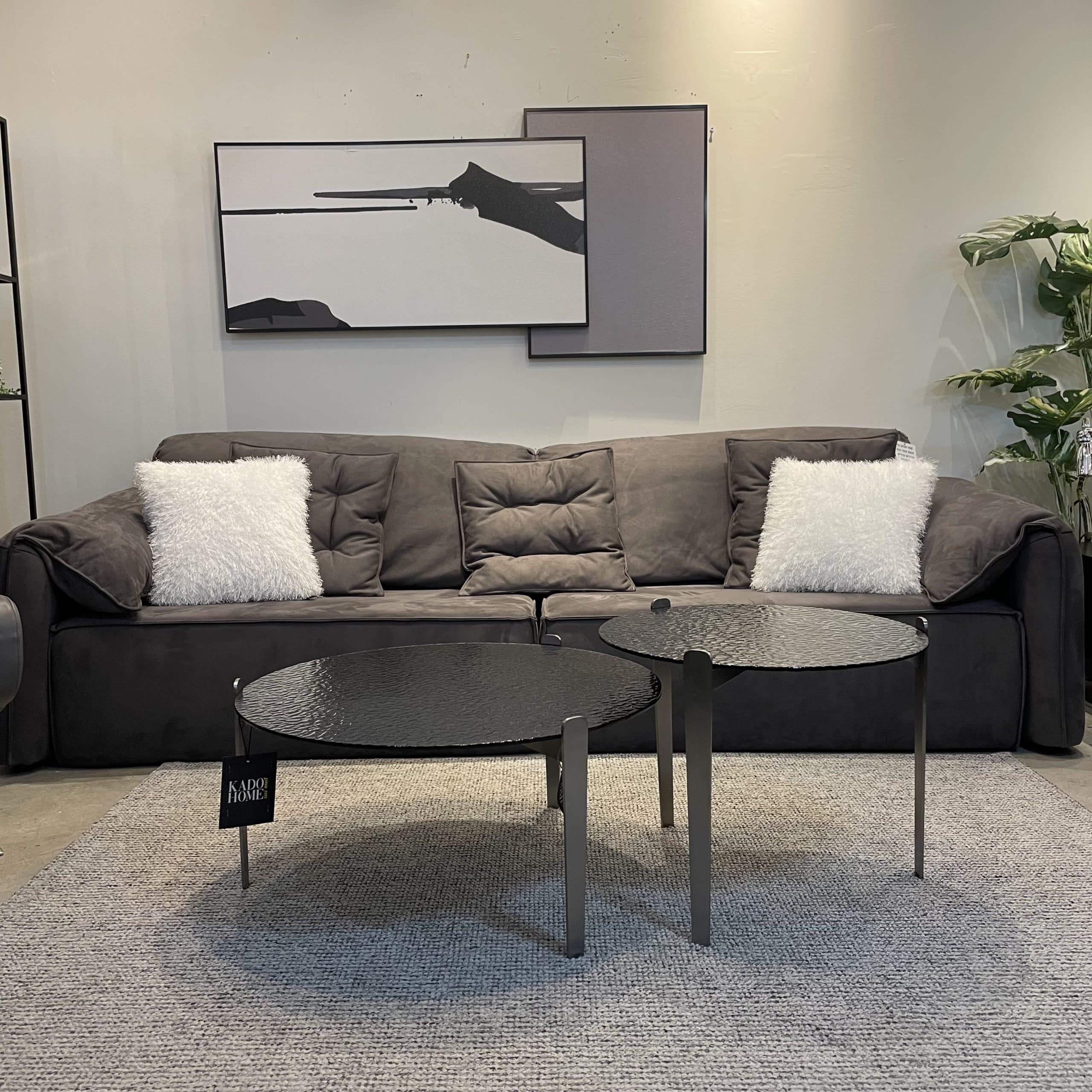 סט שולחנות סלון עגולים מעוצבים זכוכית מושחרת ריקועים רגל נירוסטה מושחרת דגם סופיטל סט שולחנות סלון עגולים מעוצבים זכוכית מושחרת ריקועים רגל נירוסטה מושחרת דגם סופיטל