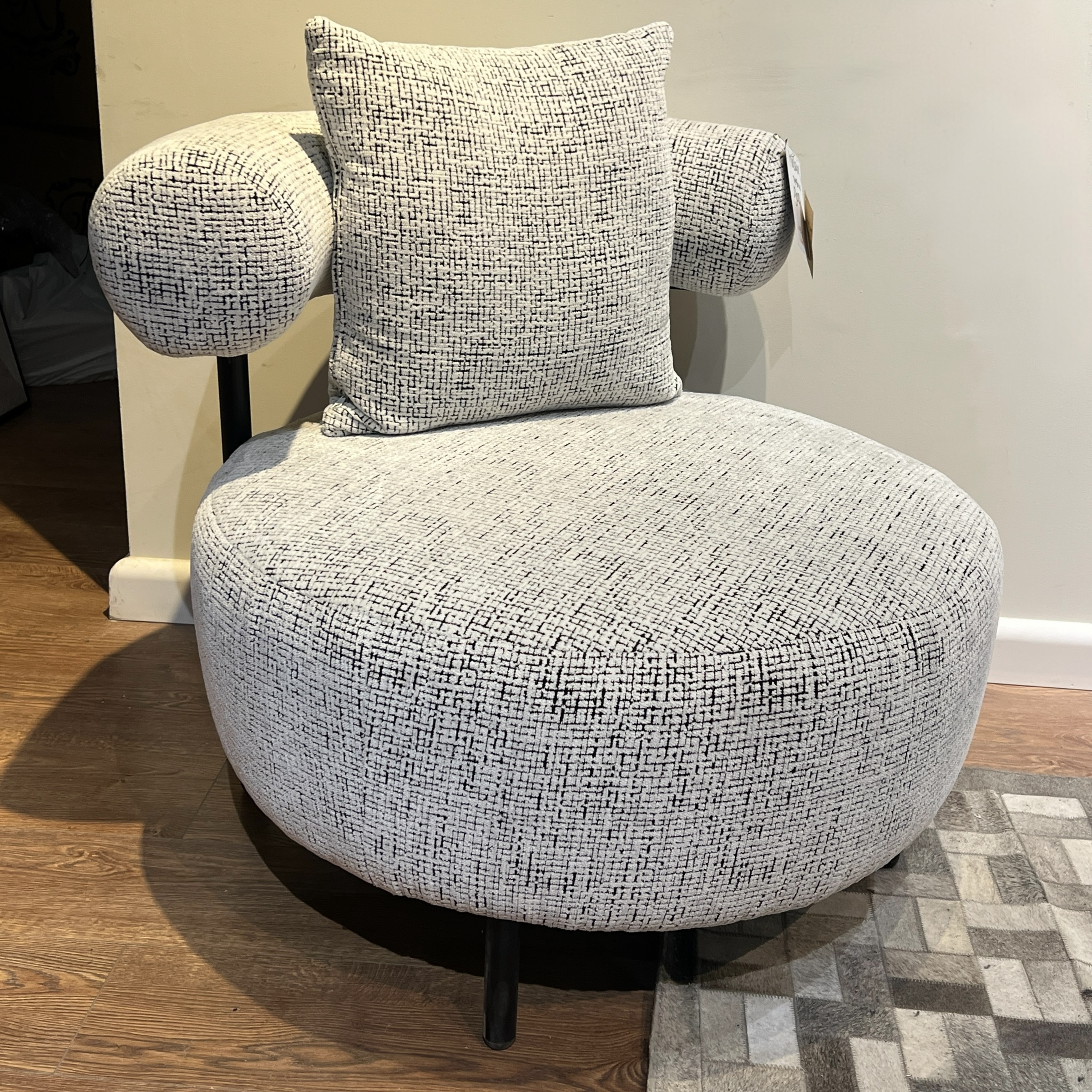 כורסא מעוצבת דגם בון - חיסול מתצוגה! כורסא מעוצבת דגם בון - חיסול מתצוגה!