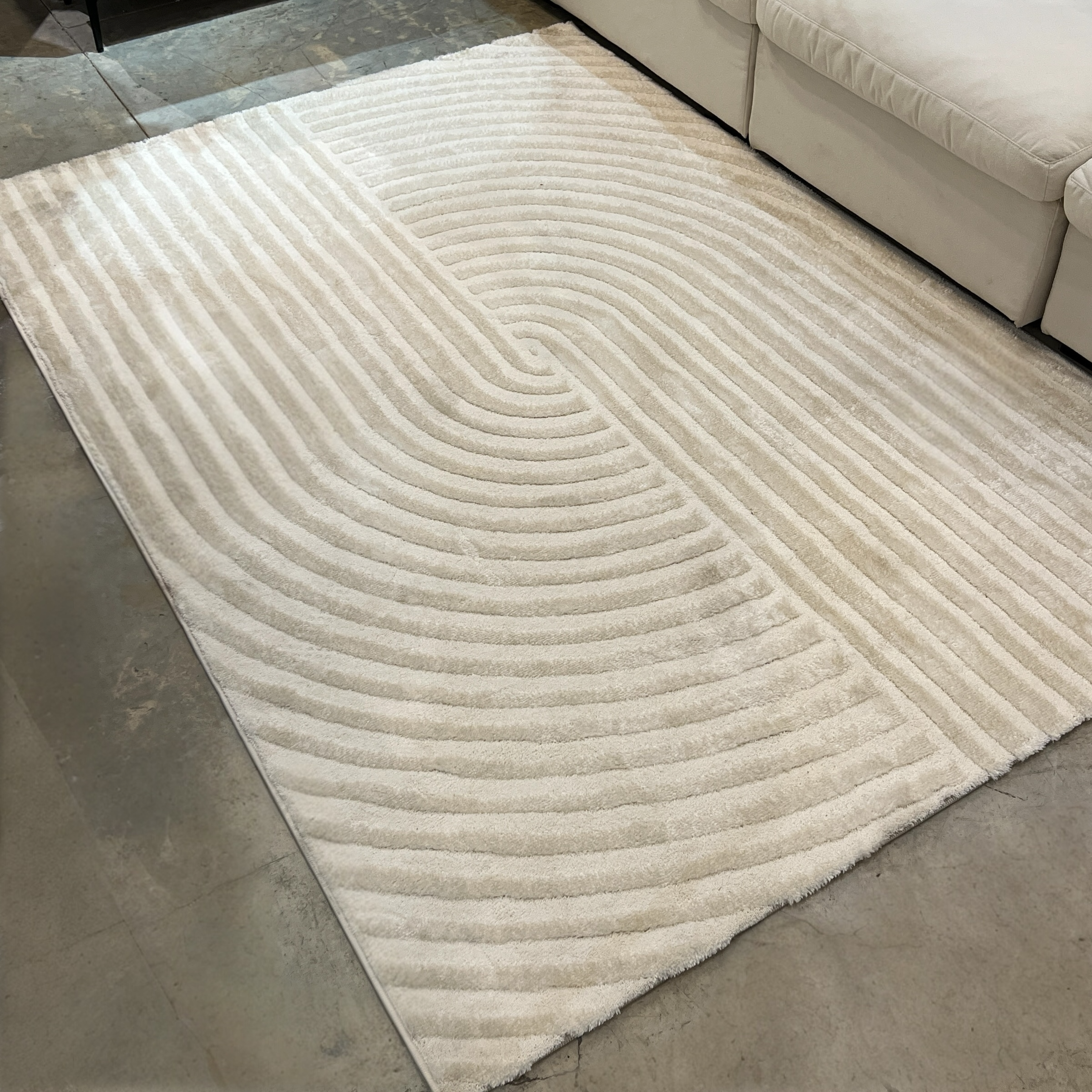 שטיח מעוצב שמנת דגם אורטל שטיח מעוצב שמנת דגם אורטל