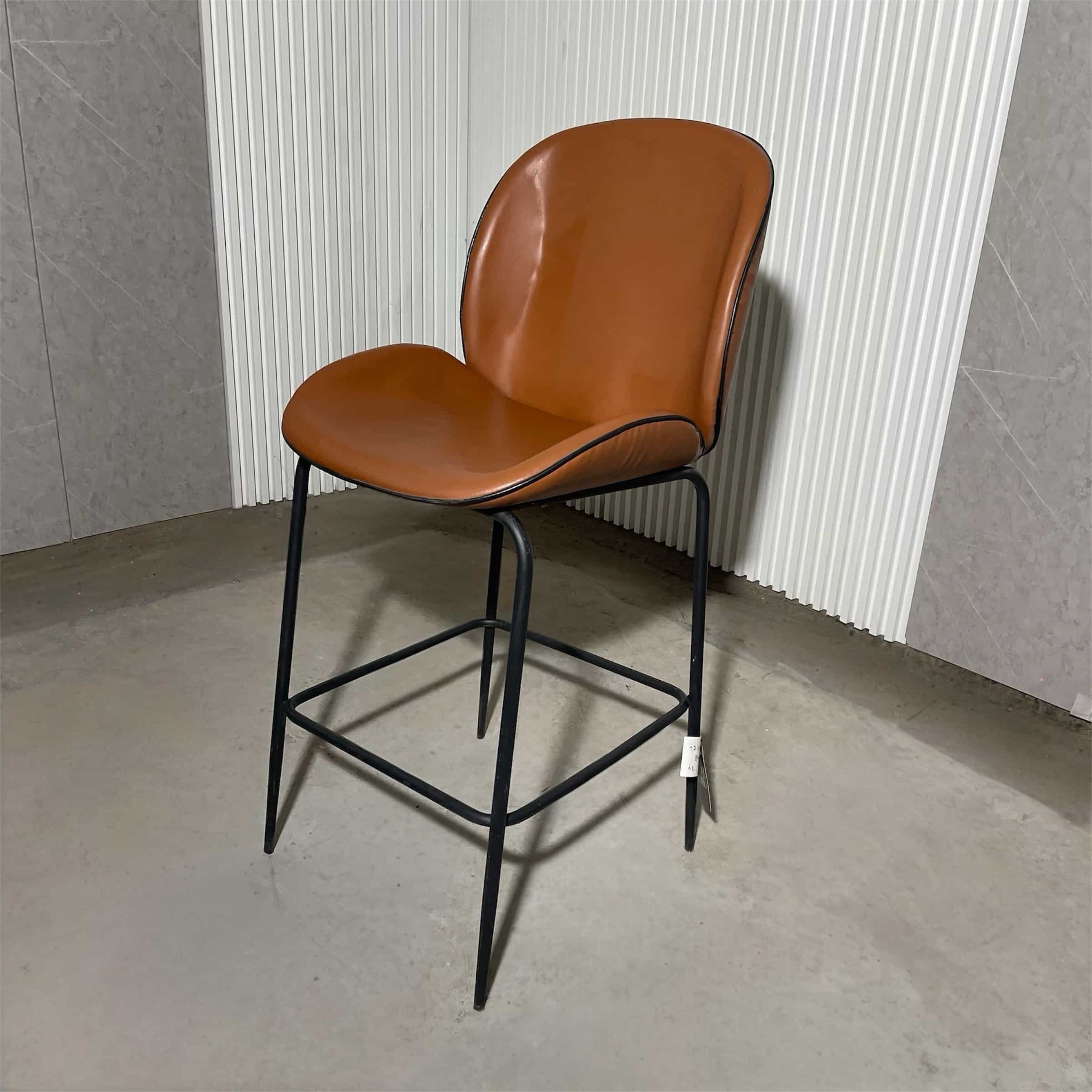 כסא בר דמוי עור חום דגם צדף -אחרון בחיסול!