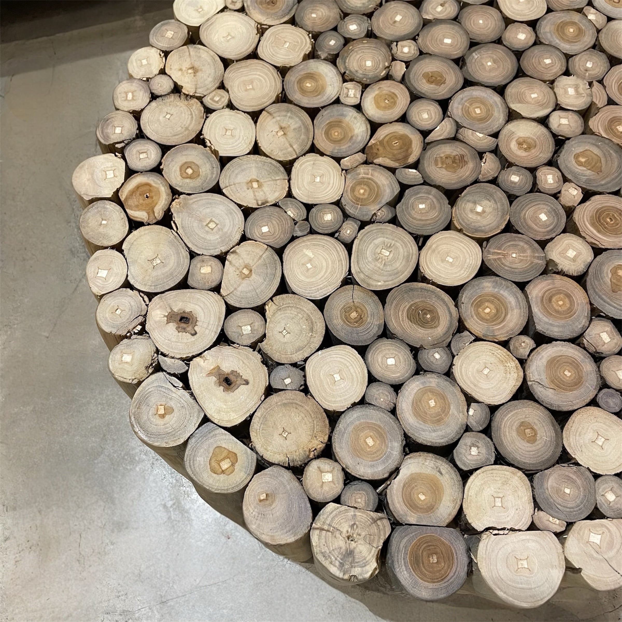 שולחן סלון עץ דגם בולי