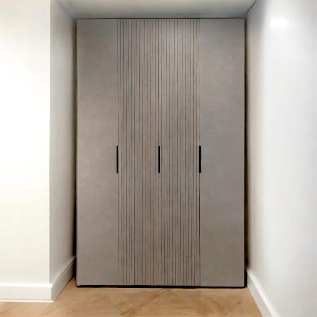 ארון דלתות מעוצב דגם לירון בגוון בטון- נגרות בעיצוב אישי ארון דלתות מעוצב דגם לירון בגוון בטון- נגרות בעיצוב אישי