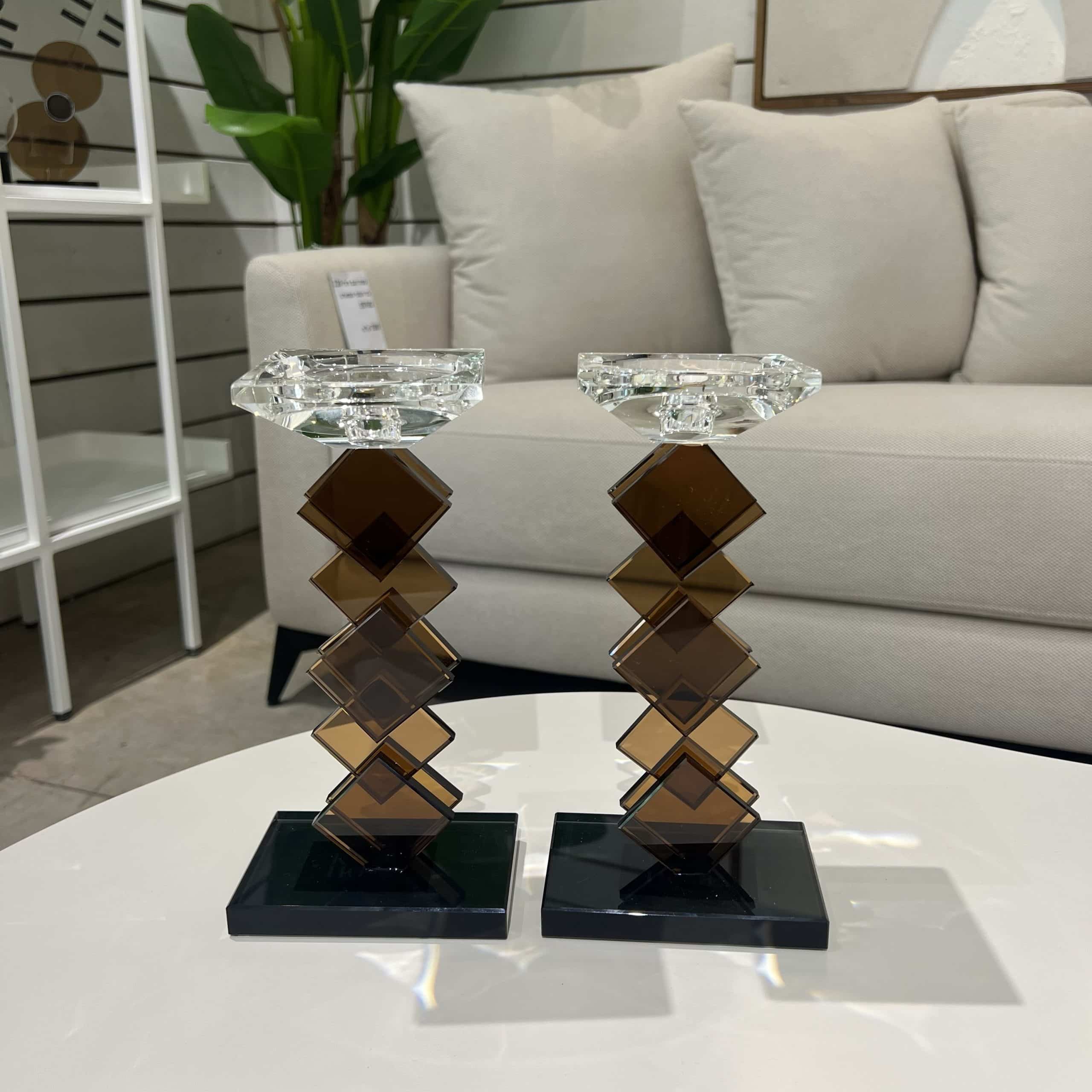 פמוט מעויינים מעוצב אקרילי דגם איקו פמוט מעויינים מעוצב אקרילי דגם איקו