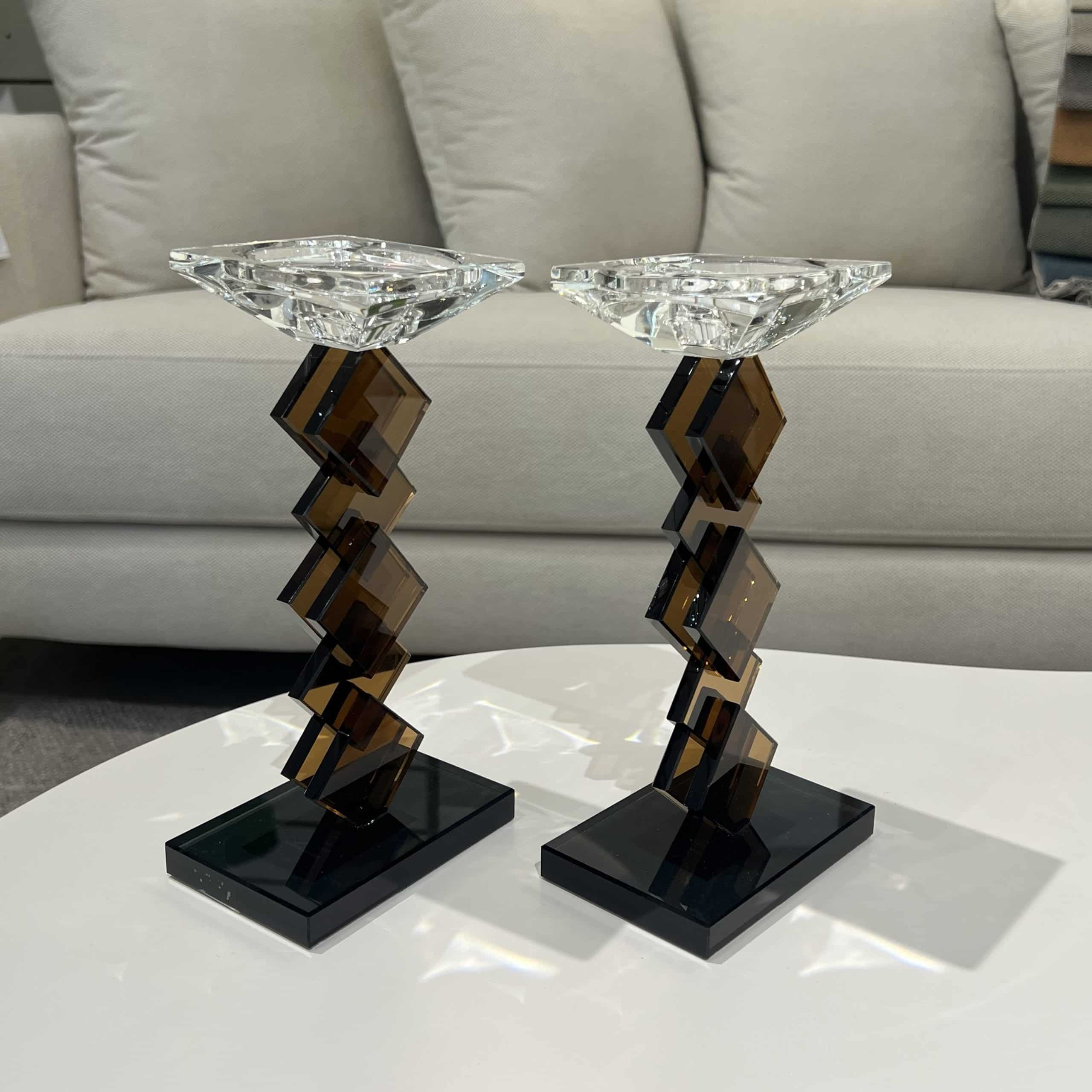 פמוט מעויינים מעוצב אקרילי דגם איקו פמוט מעויינים מעוצב אקרילי דגם איקו