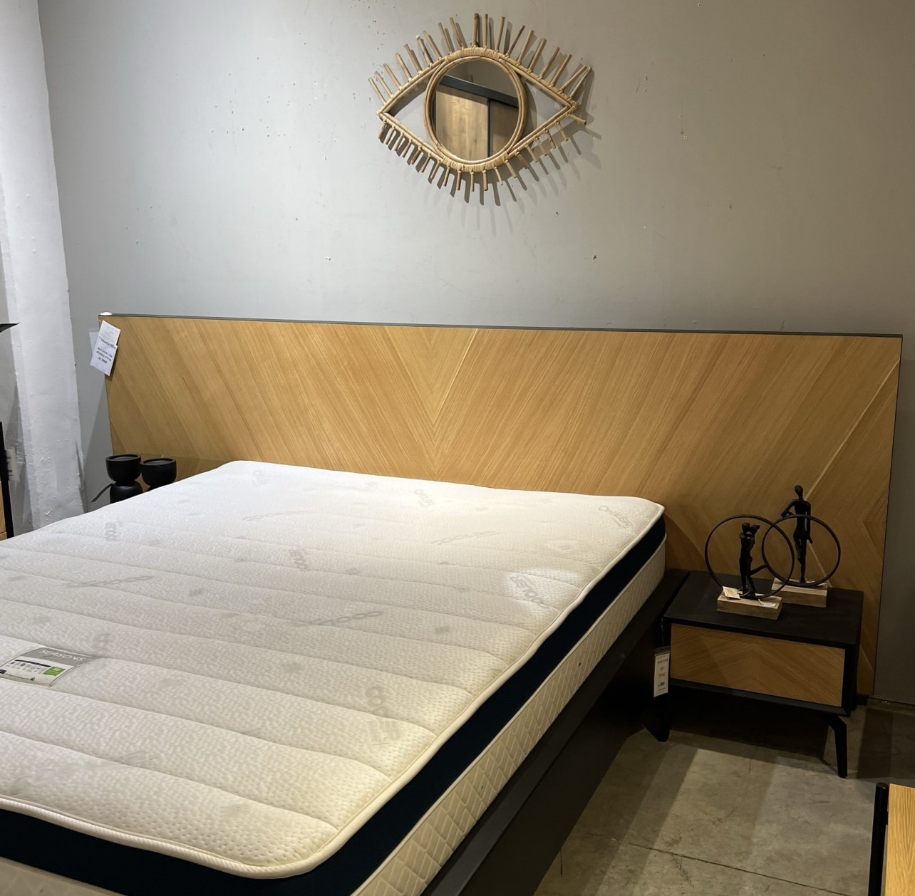 שידת צד דגם מרלין - חיסול מתצוגה! שידת צד דגם מרלין - חיסול מתצוגה!