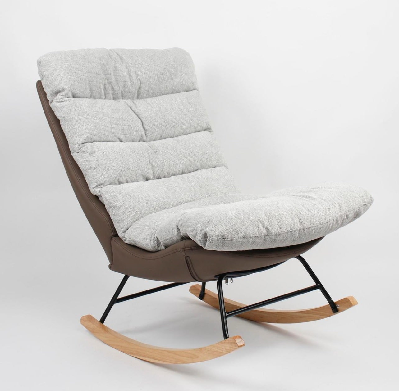 כורסא מעוצבת נדנדה חום כהה - חיסול!!