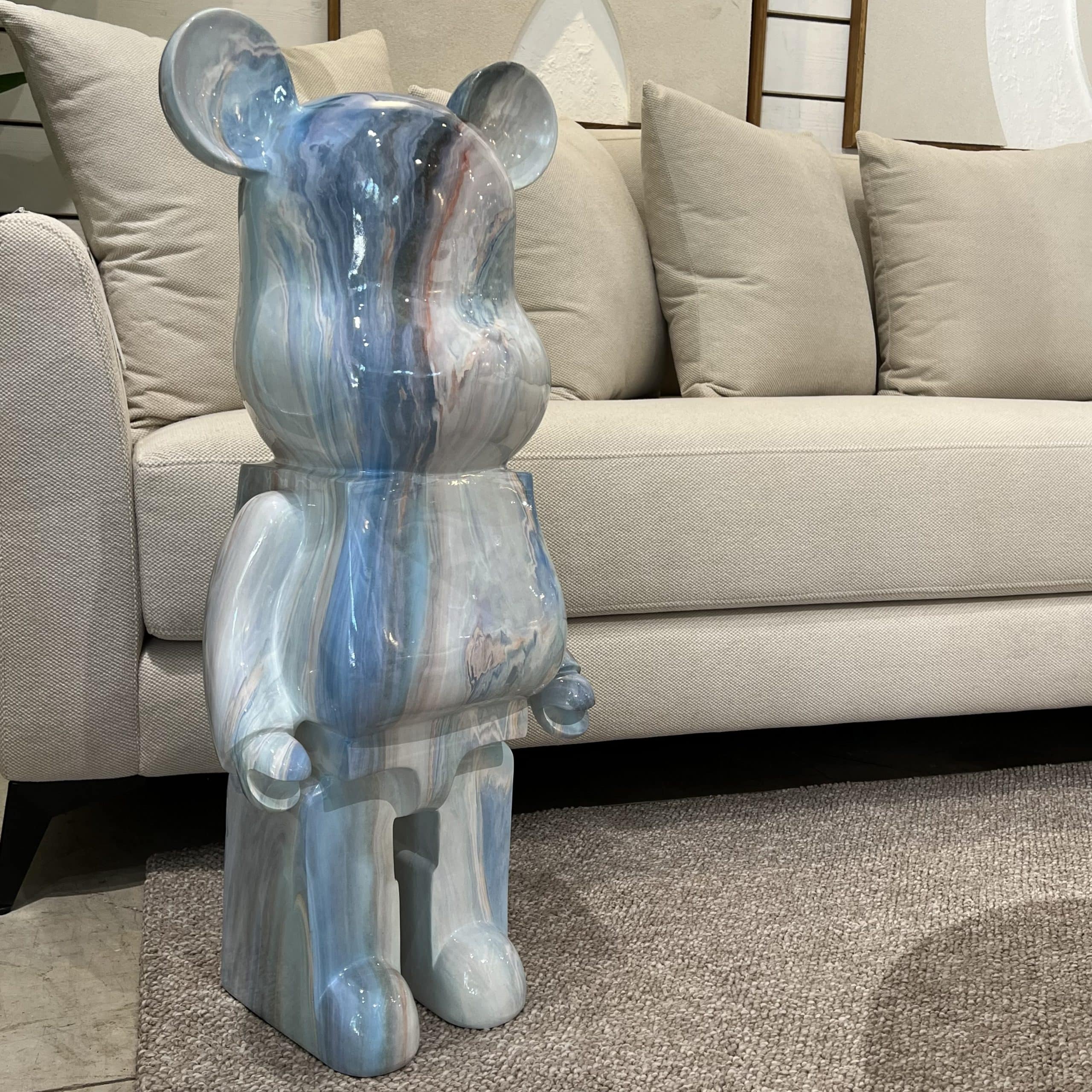 פסל דובי צבעוני מעוצב לבן תכלת דגם איקו פסל דובי צבעוני מעוצב לבן תכלת דגם איקו