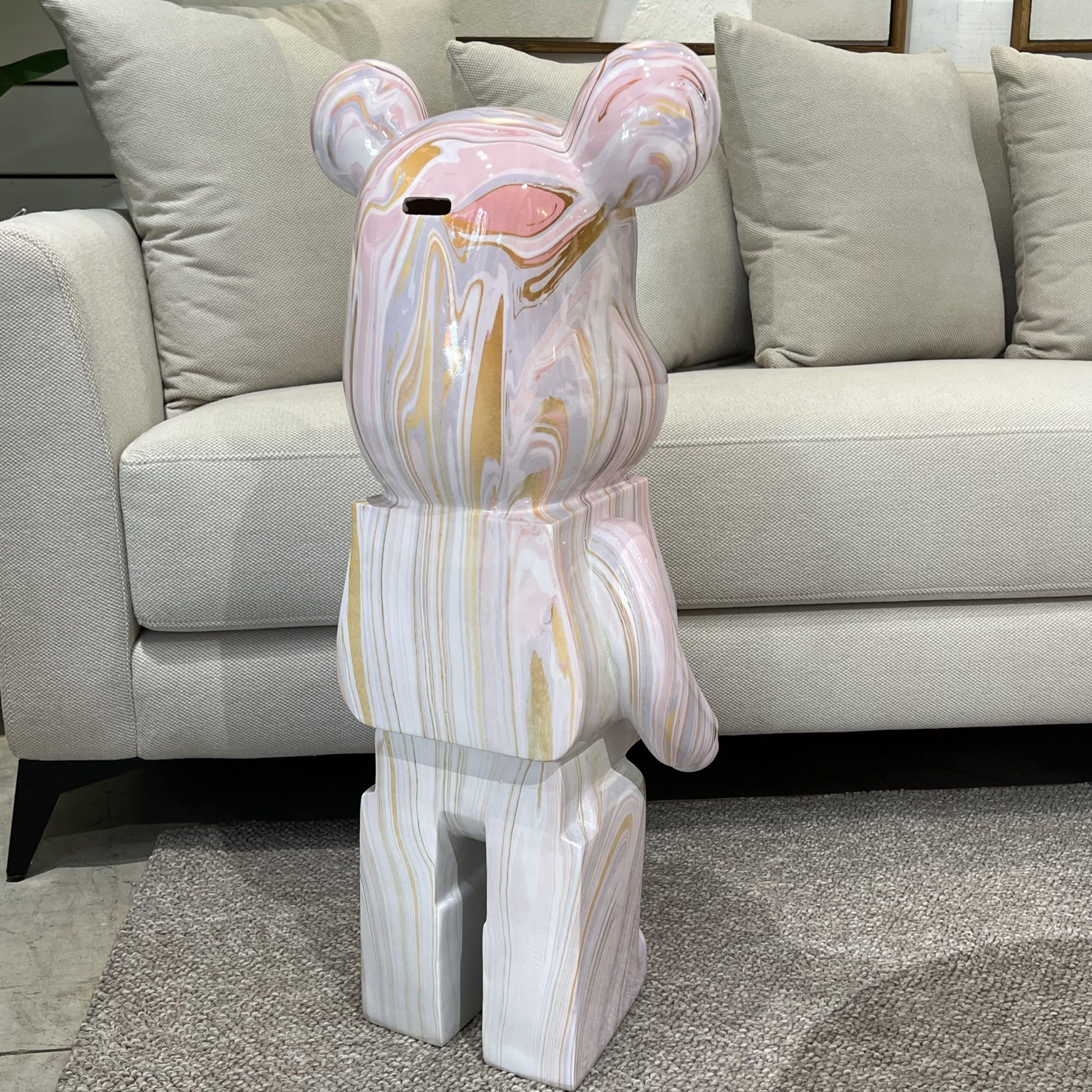 פסל דובי צבעוני מעוצב לבן ורוד דגם איקו פסל דובי צבעוני מעוצב לבן ורוד דגם איקו