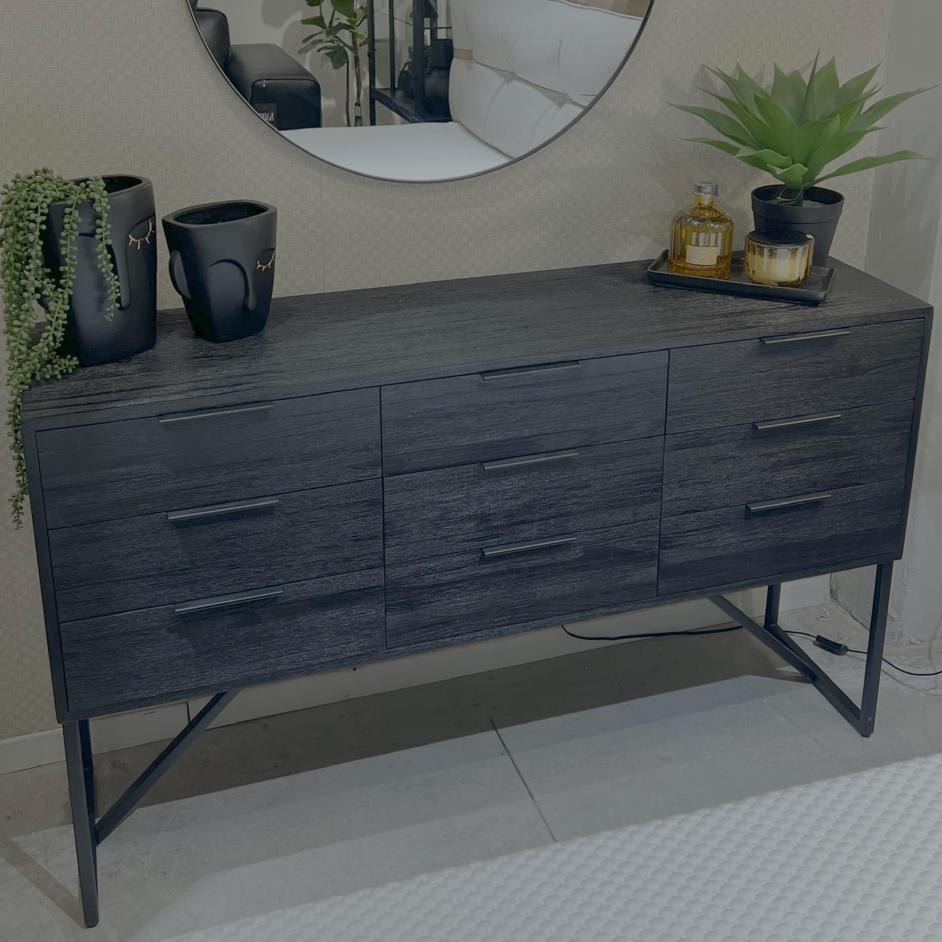 קונסולה 9 מגירות שחור בשילוב ברזל שחור - חיסול!