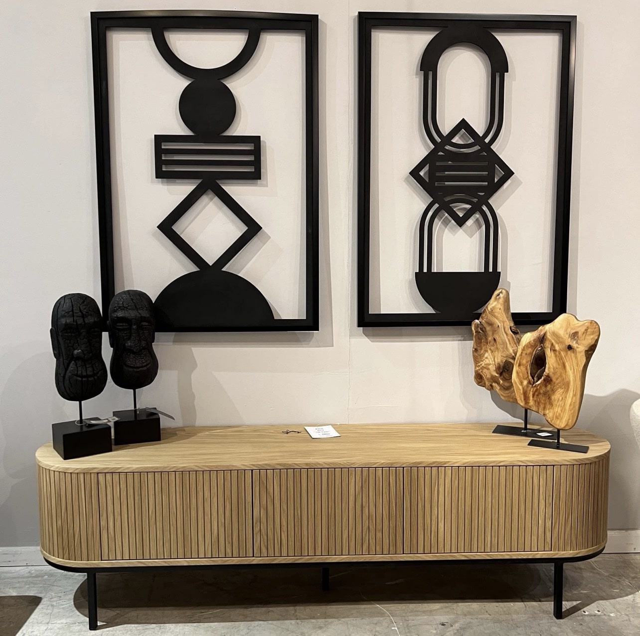 מזנון מעוצב דגם דובאי - עיצוב אישי (גודל עד 240, גוון לבחירה ממניפות טמבור ונירלט) מזנון מעוצב דגם דובאי - עיצוב אישי (גודל עד 240, גוון לבחירה ממניפות טמבור ונירלט)