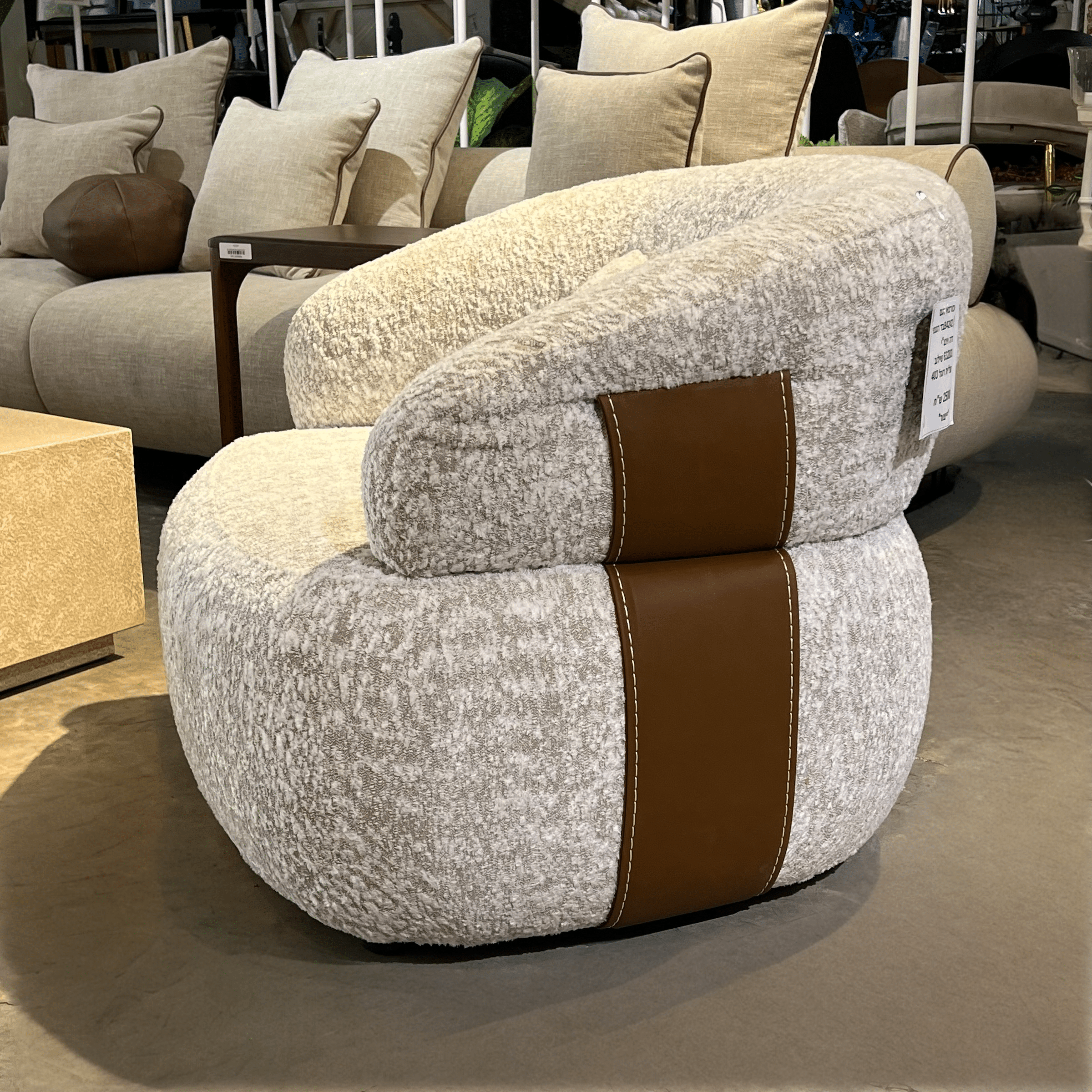 כורסא יוקרתית דגם B4242 בעיצוב אישי