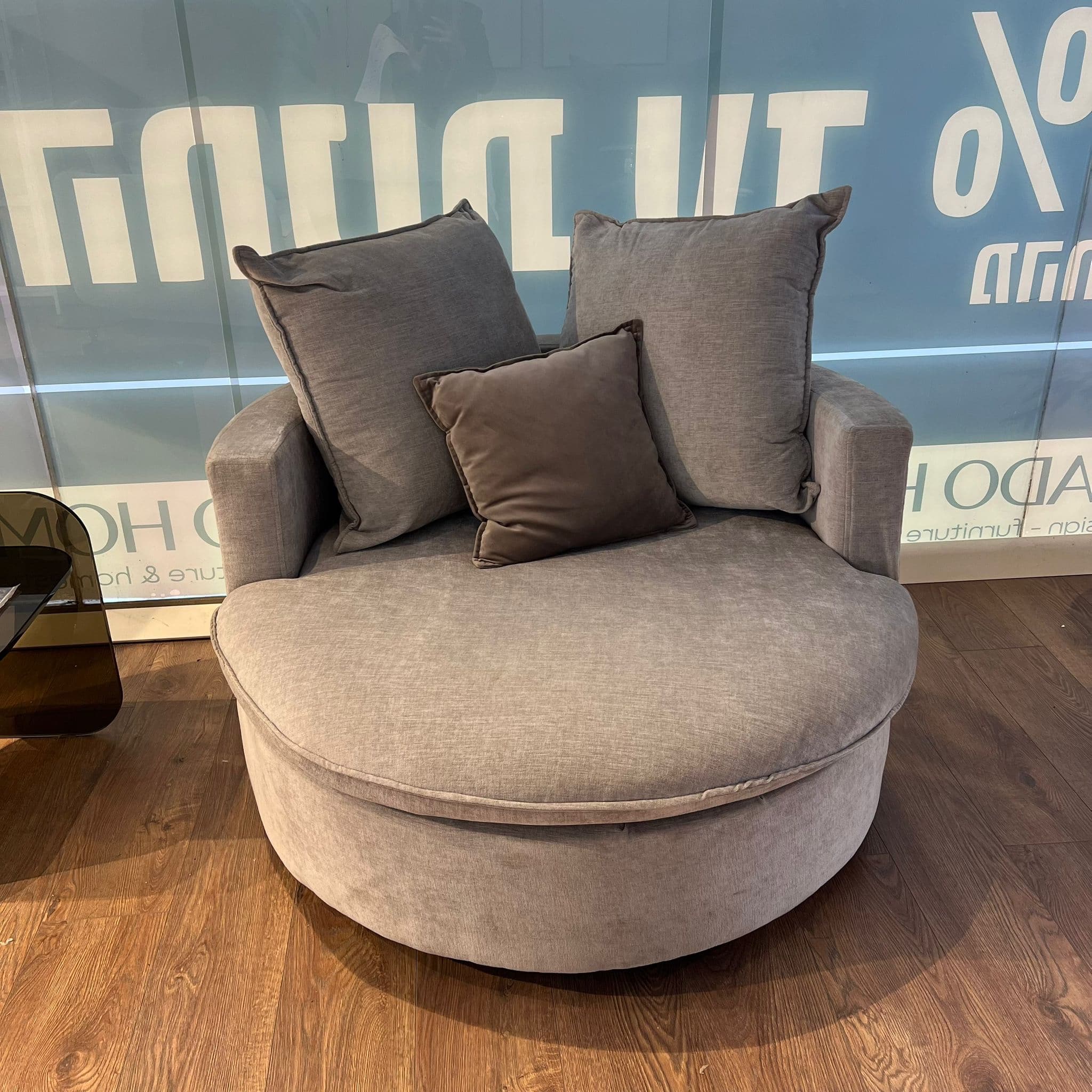 לאב סיט מפוארת עגולה דגם ריצ בד אפור - חיסול מתצוגה נתניה!!