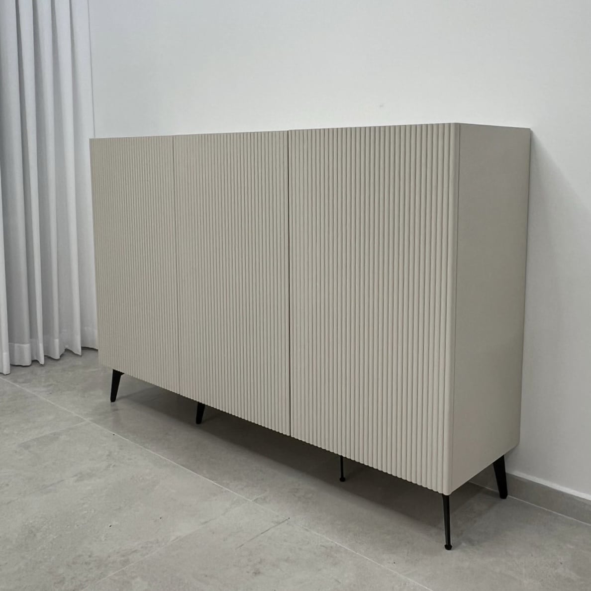 קומודה יוקרתית דגם ליבי בעיצוב אישי