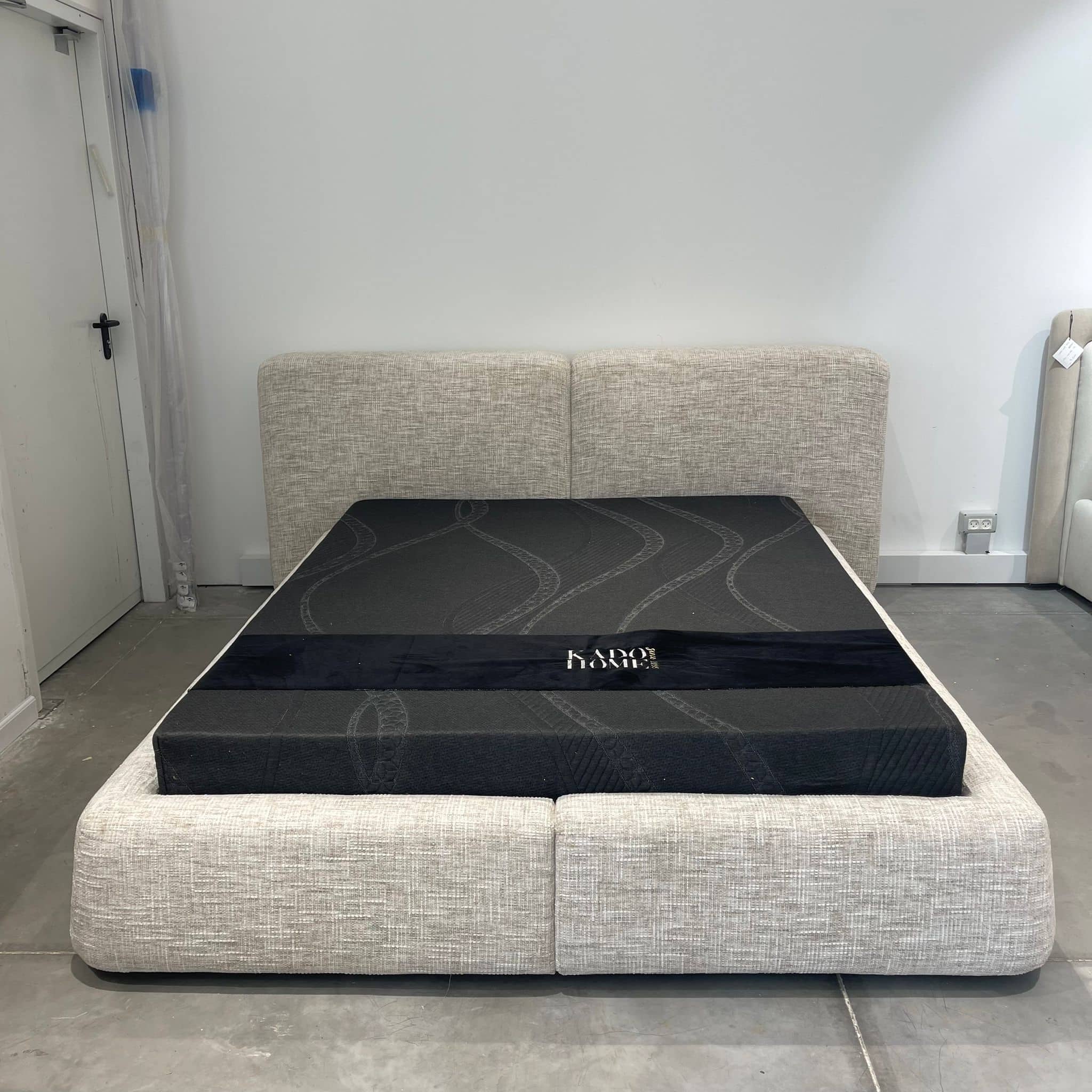 מיטה יוקרתית דגם לורי | עיצוב אישי מיטה יוקרתית דגם לורי | עיצוב אישי