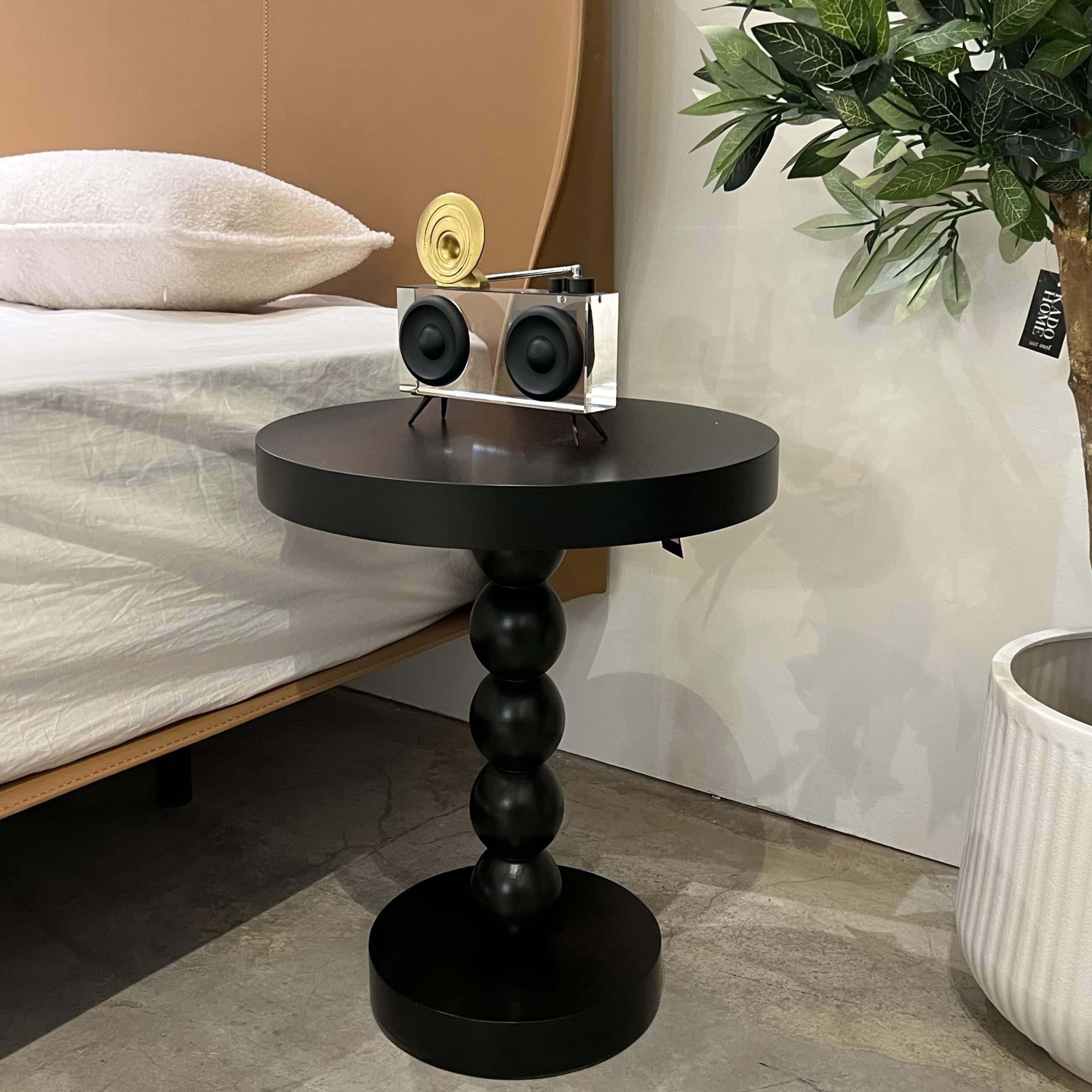 שולחן צד מעוצב שחור רגל בולס דגם איקו שולחן צד מעוצב שחור רגל בולס דגם איקו