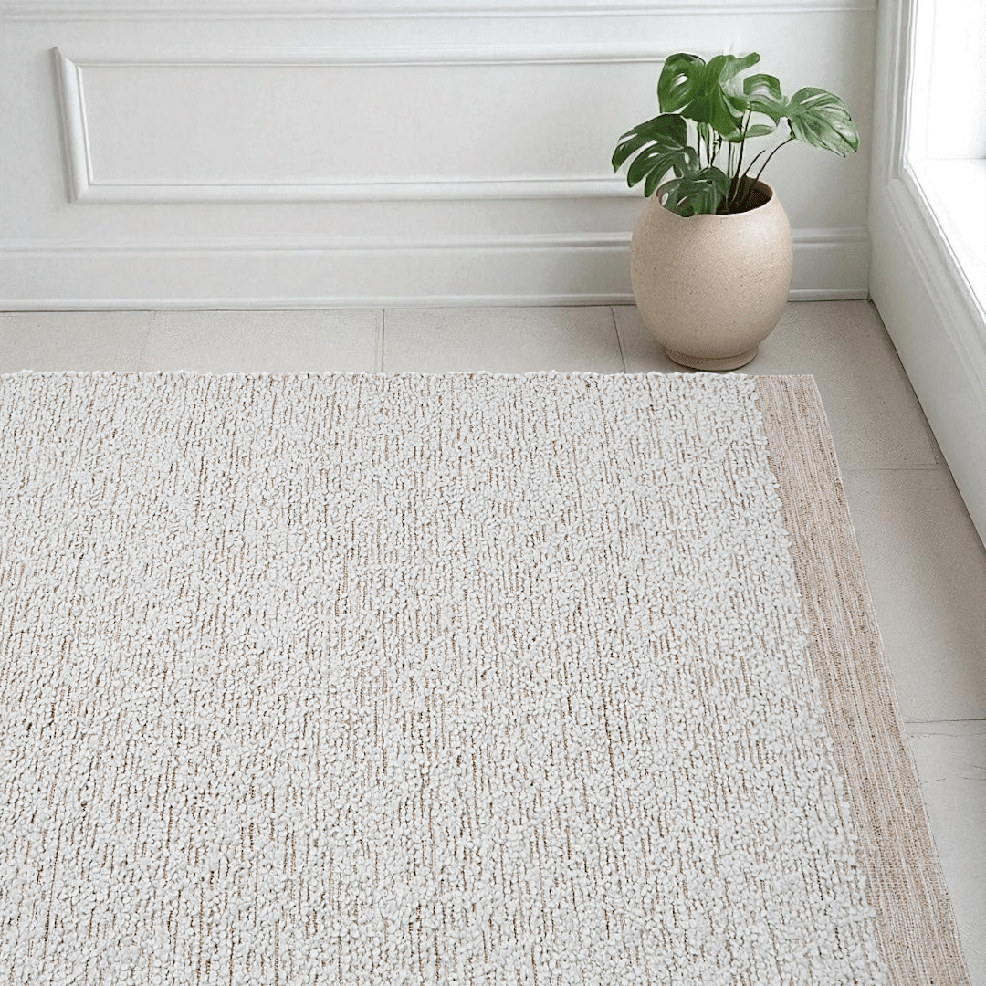 שטיח וכריות דגם אדמס בוקלה בגוון שמנת בסגנון בוהו חמים שטיח וכריות דגם אדמס בוקלה בגוון שמנת בסגנון בוהו חמים