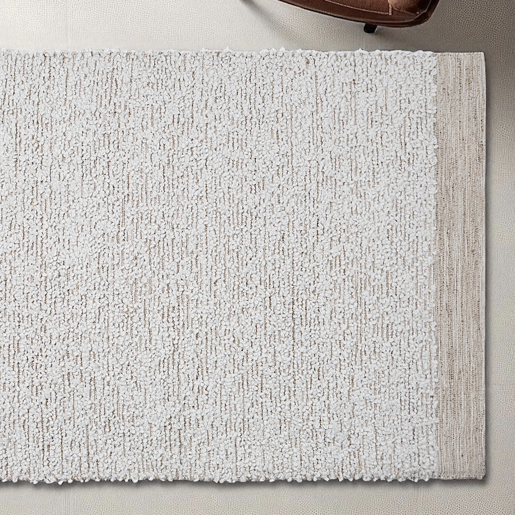 שטיח וכריות דגם אדמס בוקלה בגוון שמנת בסגנון בוהו חמים שטיח וכריות דגם אדמס בוקלה בגוון שמנת בסגנון בוהו חמים