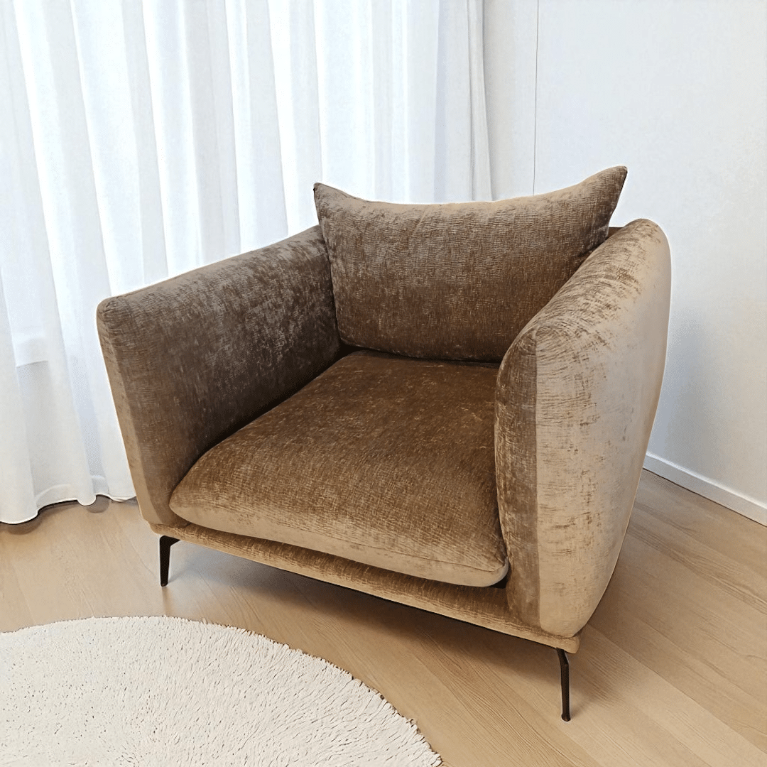 כורסא דגם רוי בד שמפניה / חום רגל שחורה - חיסול מתצוגה נתניה!! כורסא דגם רוי בד שמפניה / חום רגל שחורה - חיסול מתצוגה נתניה!!