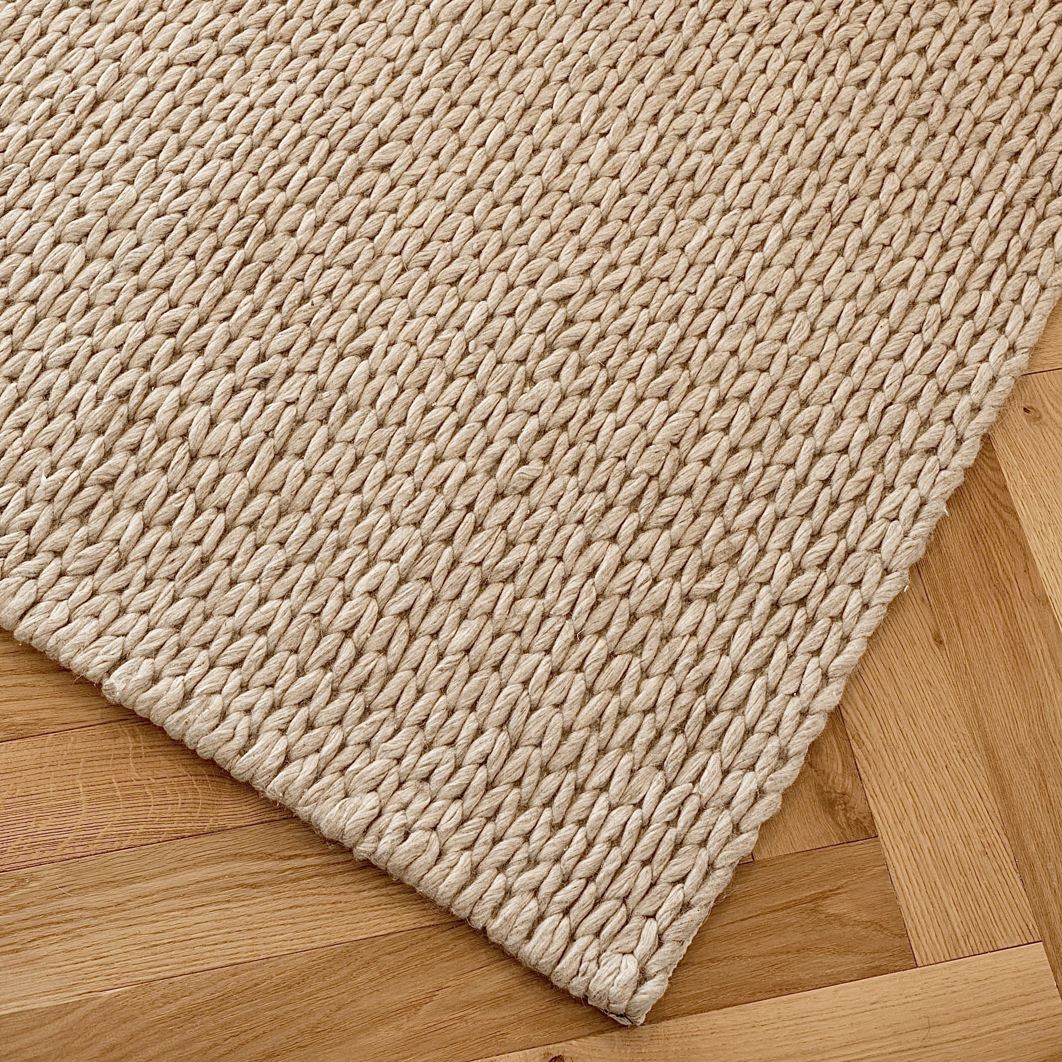 שטיח צמר מיוחד ויוקרתי דגם אואזיס גוון בז 3 בעבודת יד -מלאי מצומצם! שטיח צמר מיוחד ויוקרתי דגם אואזיס גוון בז 3 בעבודת יד -מלאי מצומצם!