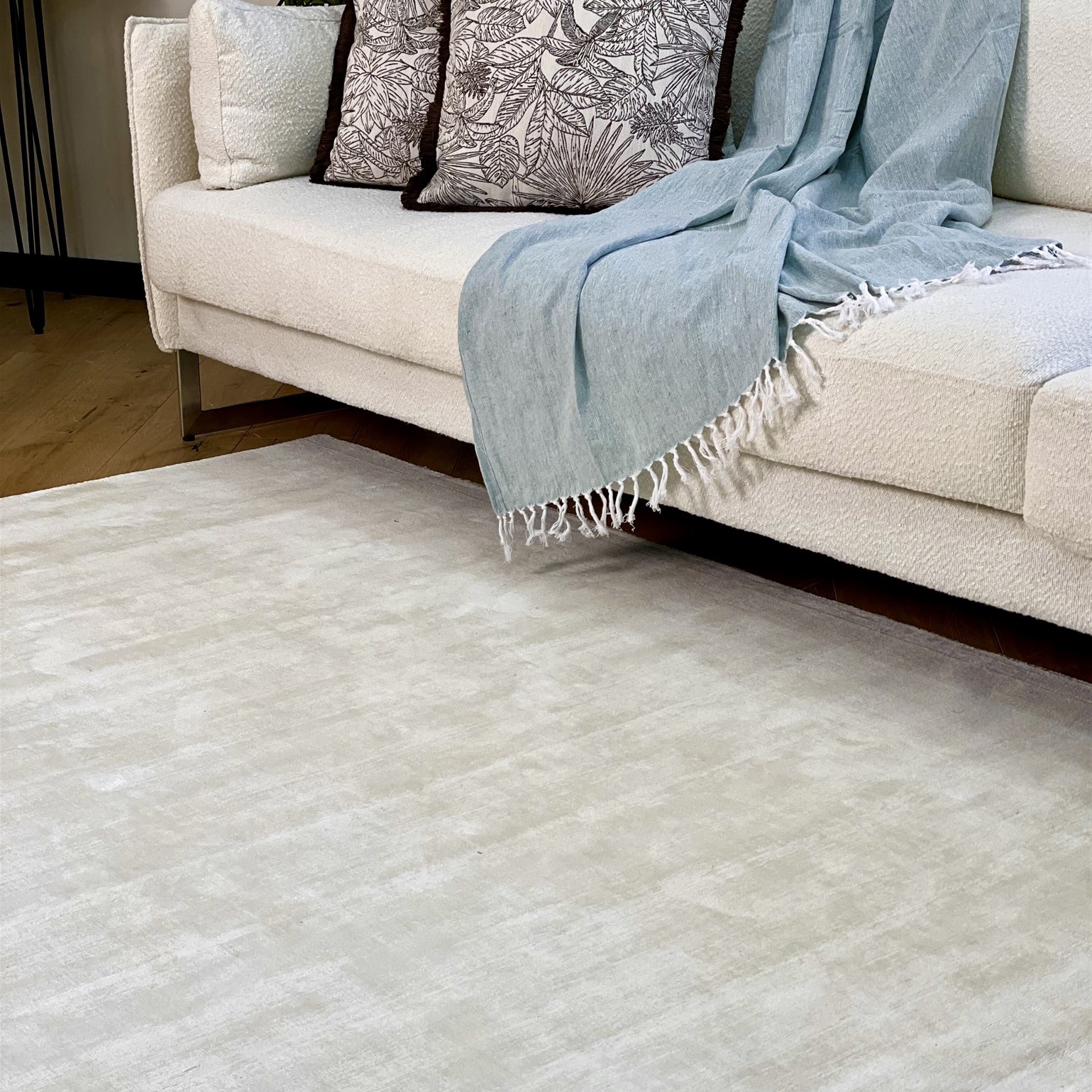 שטיח קלאסי במראה יוקרתי דגם טימבר שמנת שטיח קלאסי במראה יוקרתי דגם טימבר שמנת