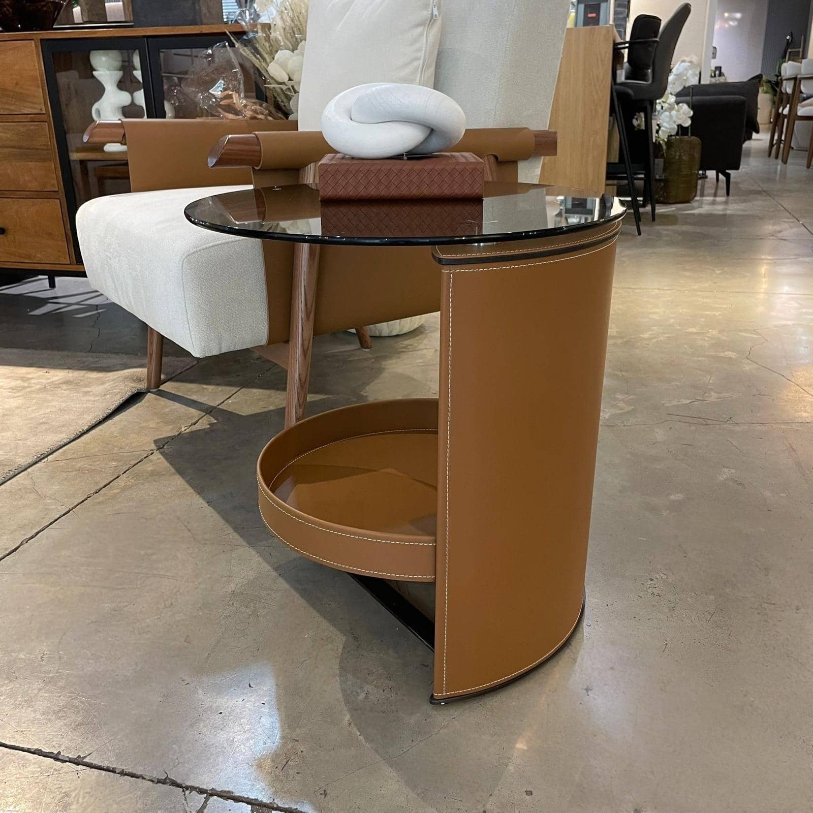 נשכן זכוכית דמוי עור כאמל מגש פתוח דגם סופיטל ייבוא קאדו הום נשכן זכוכית דמוי עור כאמל מגש פתוח דגם סופיטל ייבוא קאדו הום