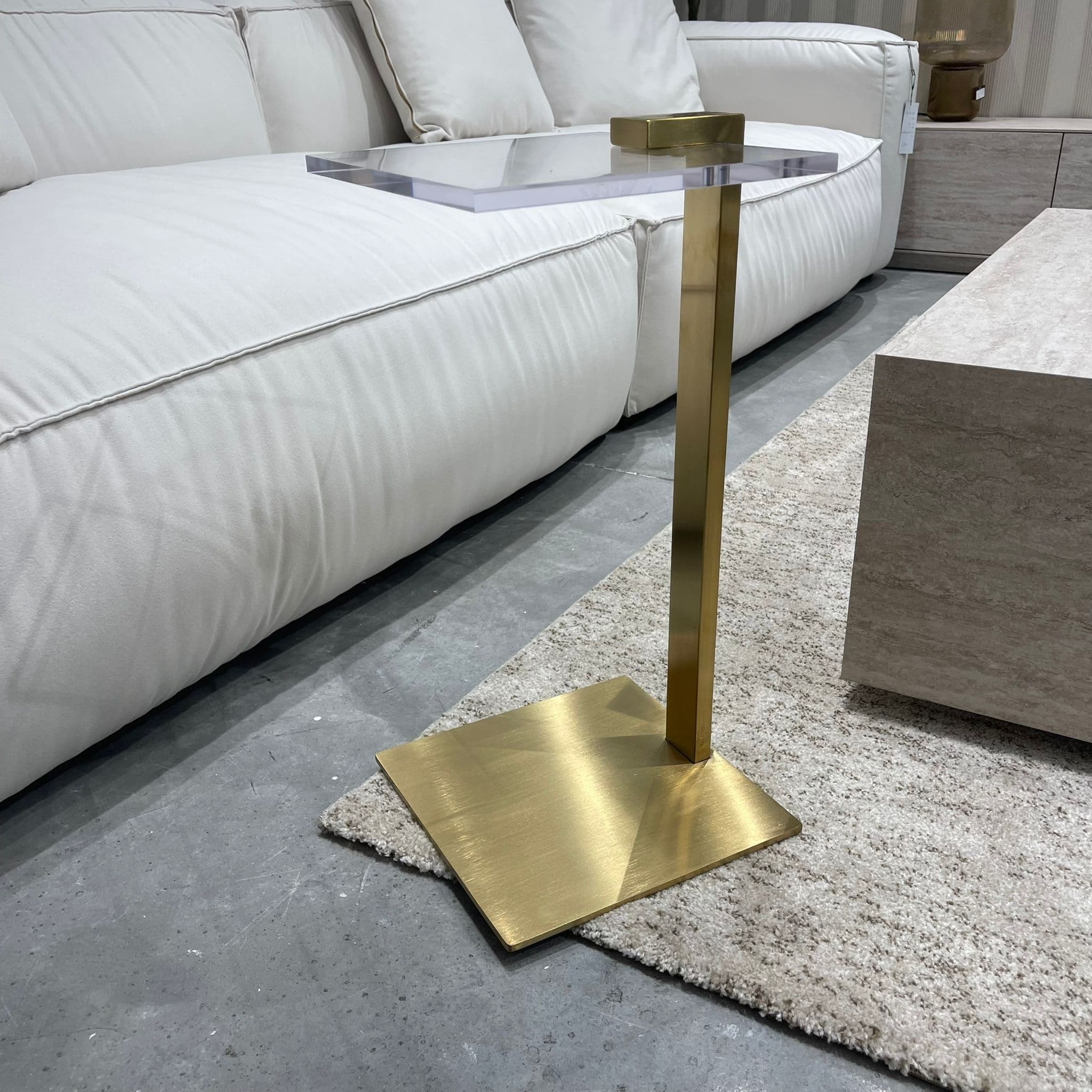 נשכן יוקרתי טופ אקריל רגל זהב מוברש דגם סופיטל נשכן יוקרתי טופ אקריל רגל זהב מוברש דגם סופיטל