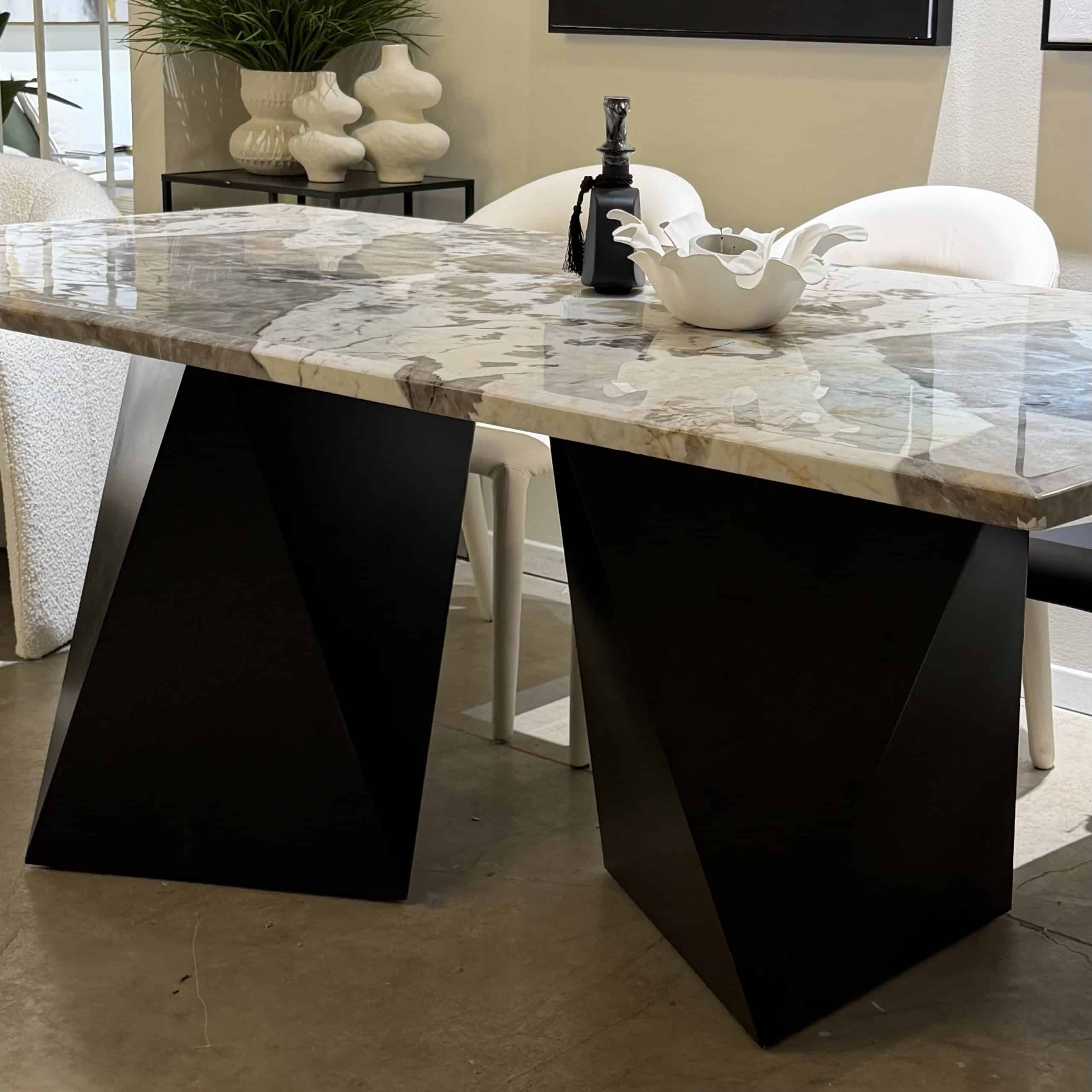 שולחן אוכל מלבני טופ מרבל רגליים גאומטרי 200/100/76 דגם סופיטל - Private Collection