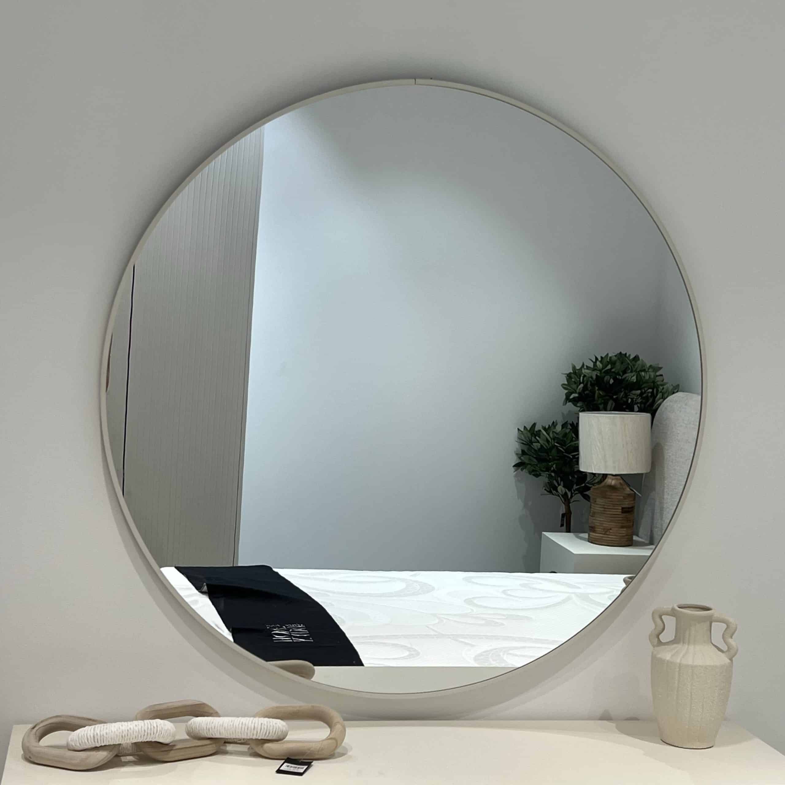 מראה עגולה מסגרת לבנה קוטר 100 דגם איקו מראה עגולה מסגרת לבנה קוטר 100 דגם איקו