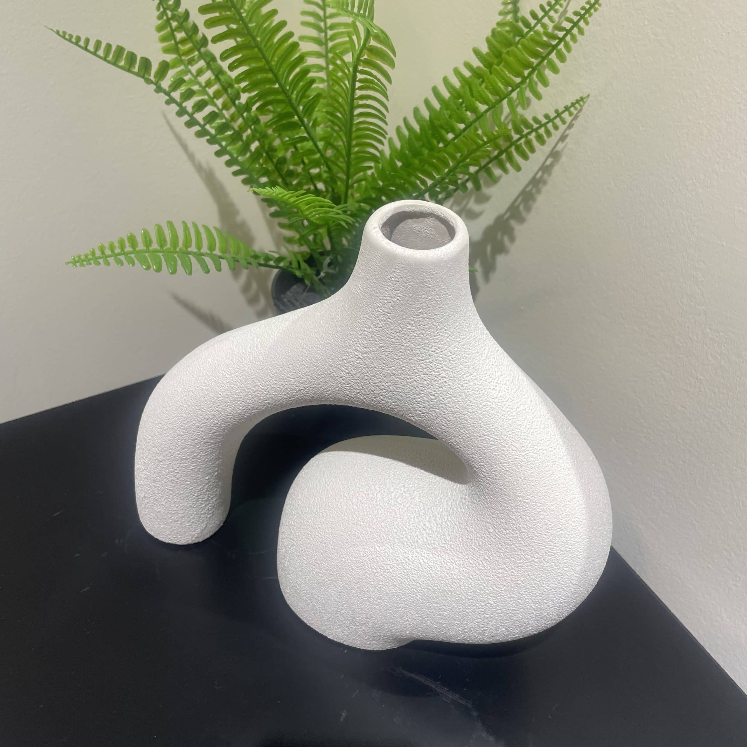 כד קרמיקה צינור 2 רגליים לבן דגם איקו כד קרמיקה צינור 2 רגליים לבן דגם איקו