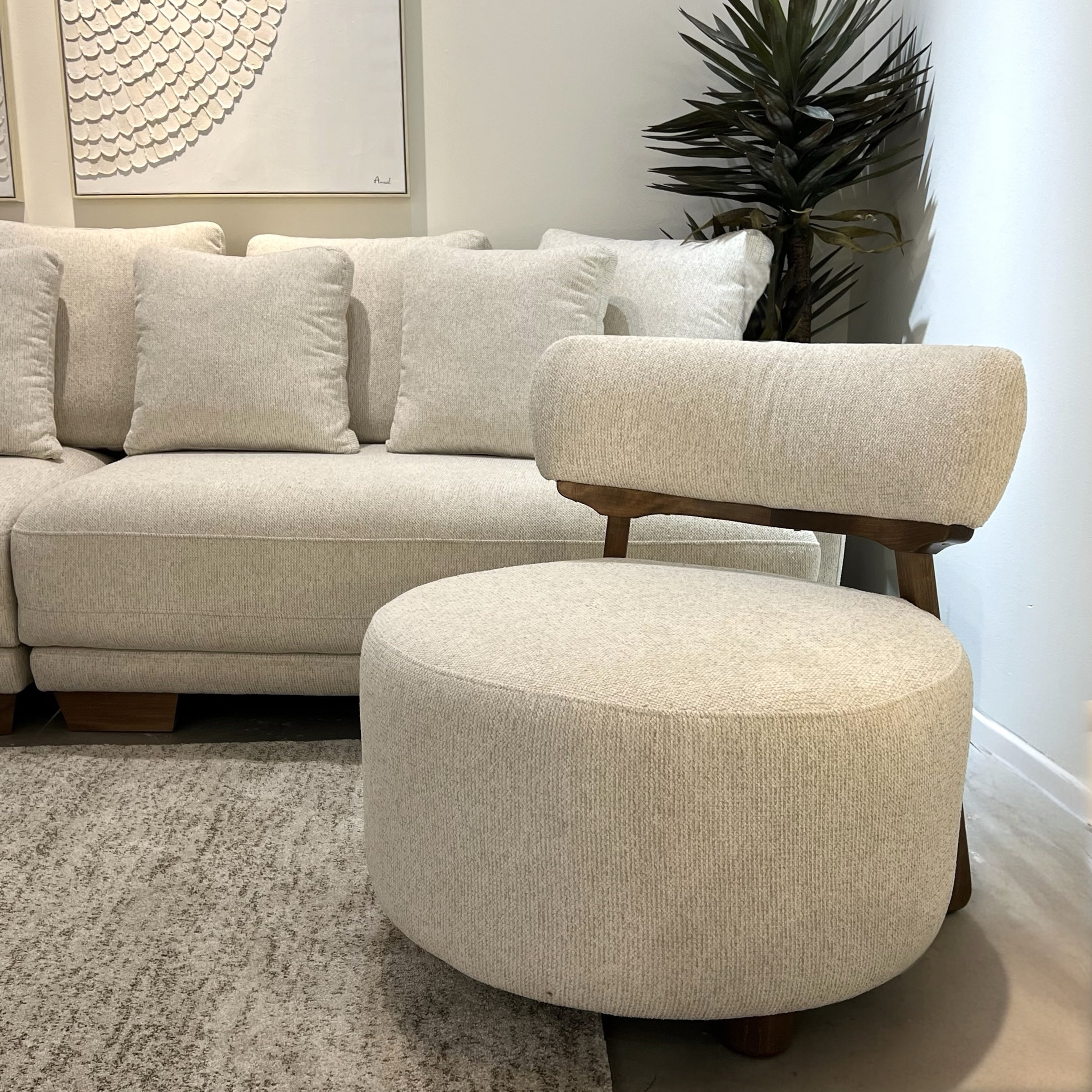 כורסא מעוגלת דגם קרול | בעיצוב אישי כורסא מעוגלת דגם קרול | בעיצוב אישי