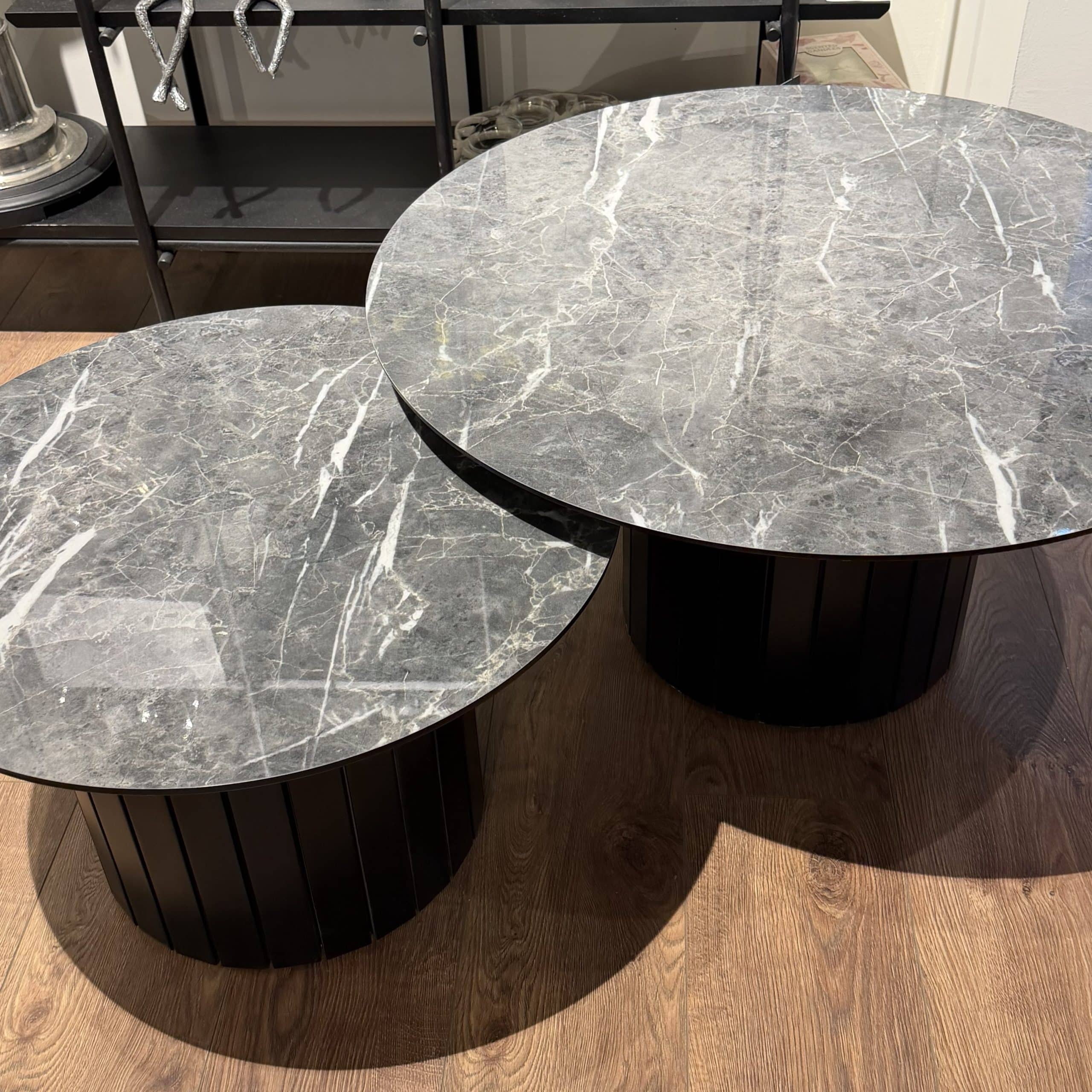 סט שולחנות סלון דגם אלמוג פלטה פורמייקה אפורה | חיסול מתצוגה! סט שולחנות סלון דגם אלמוג פלטה פורמייקה אפורה | חיסול מתצוגה!