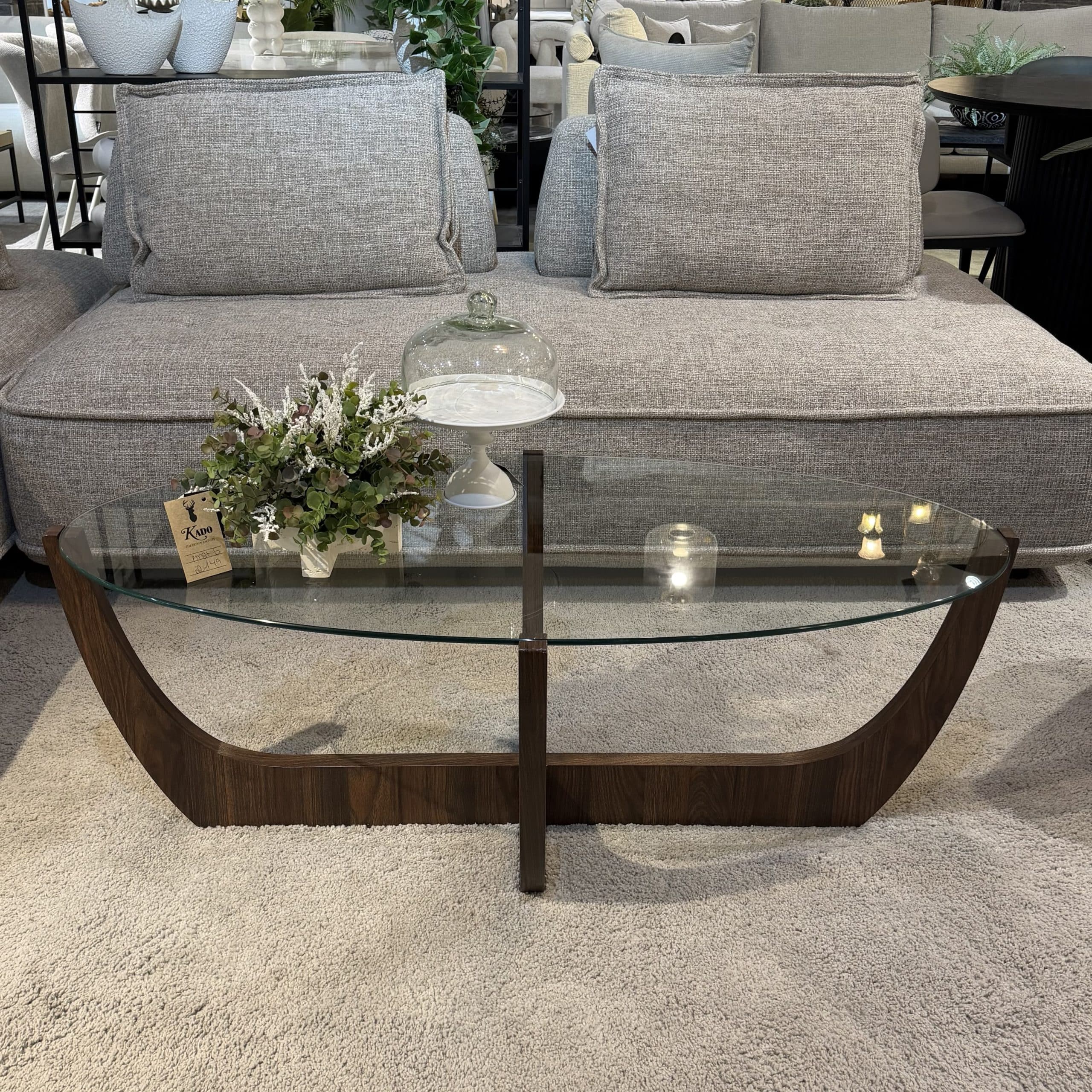 שולחן סלון אובאל זכוכית מחוסמת רגל ספיי גוון אגוז דגם לוסי - קולקציה חדשה!