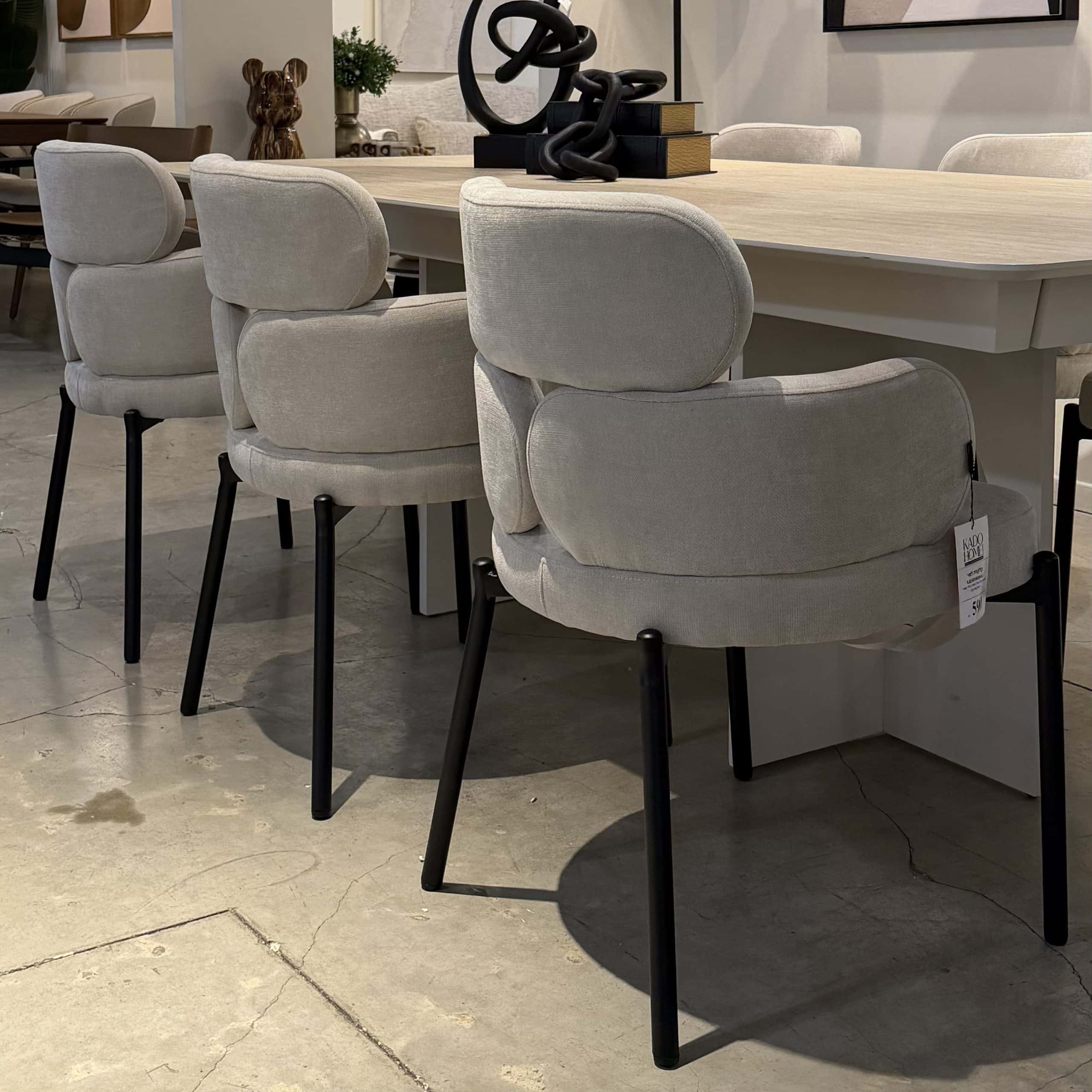 כיסא יוקרתי באבלס אריג שמנת ברזל שחור דגם לוסי - קולקציה חדשה!