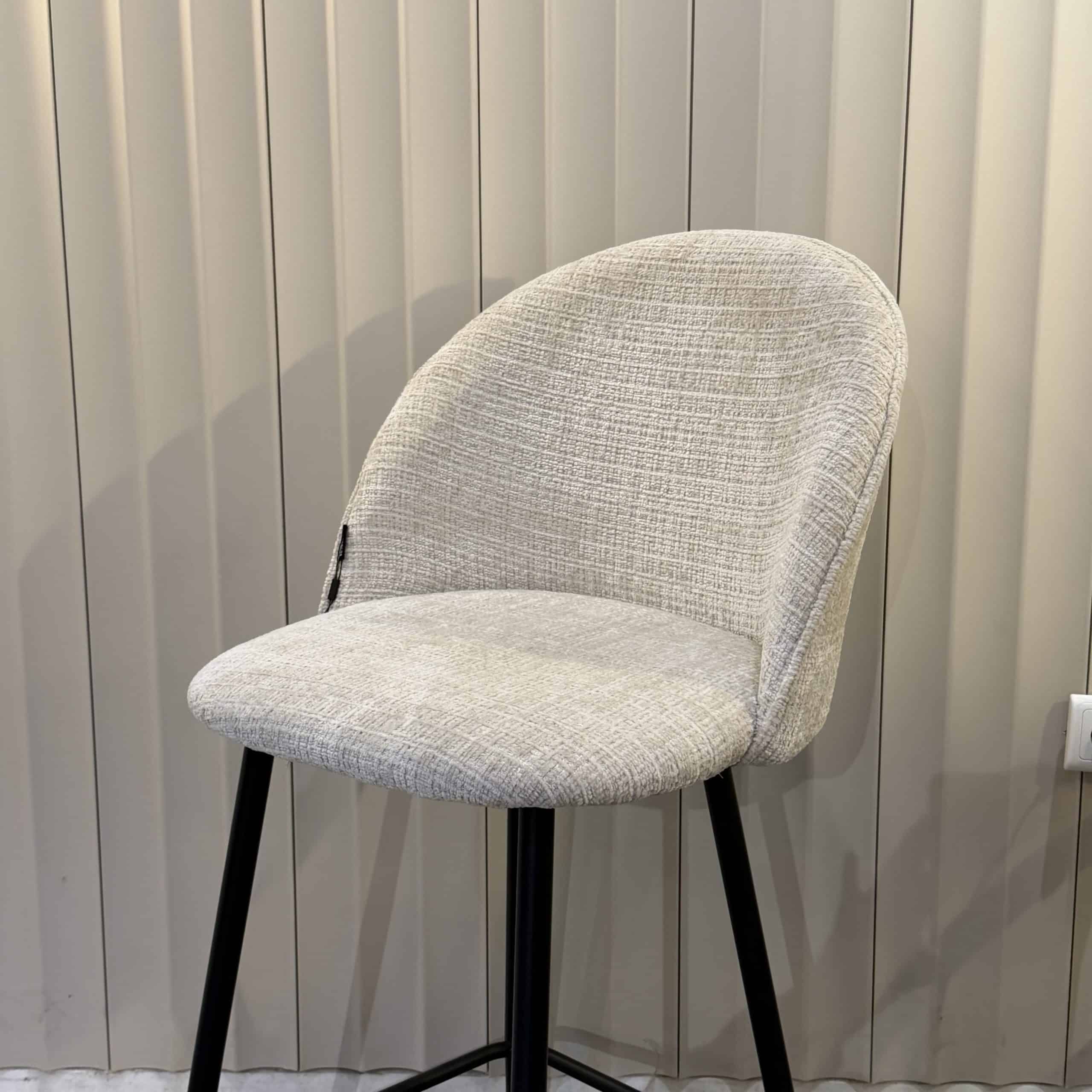 כסא בר יוקרתי לילי אריג אבן רגל שחורה דגם לוסי