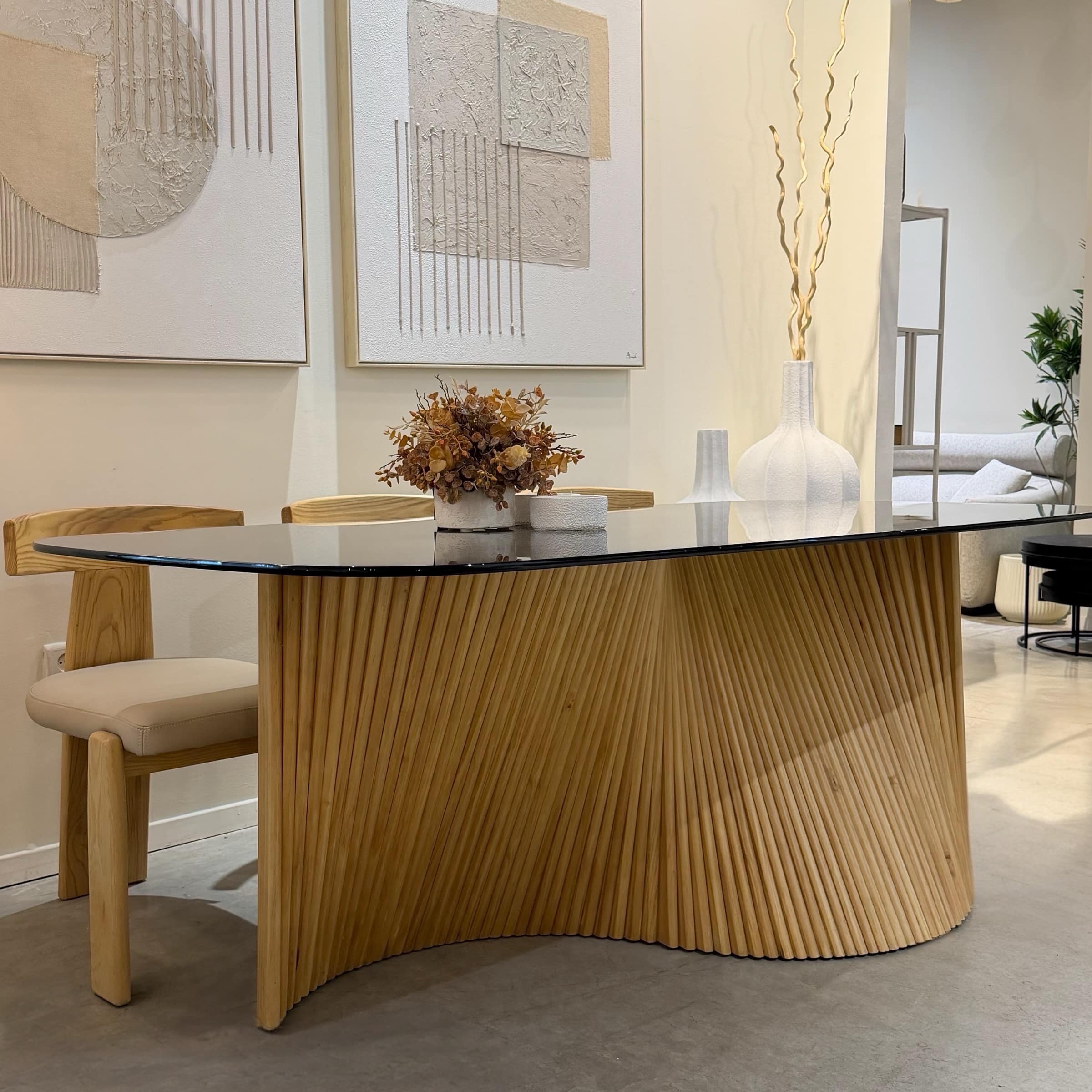 שולחן פינת אוכל צארלס זכוכית מלבנית פינות מעוגלות רגל אמורפית חריצים אלון דגם סופיטל שולחן פינת אוכל צארלס זכוכית מלבנית פינות מעוגלות רגל אמורפית חריצים אלון דגם סופיטל