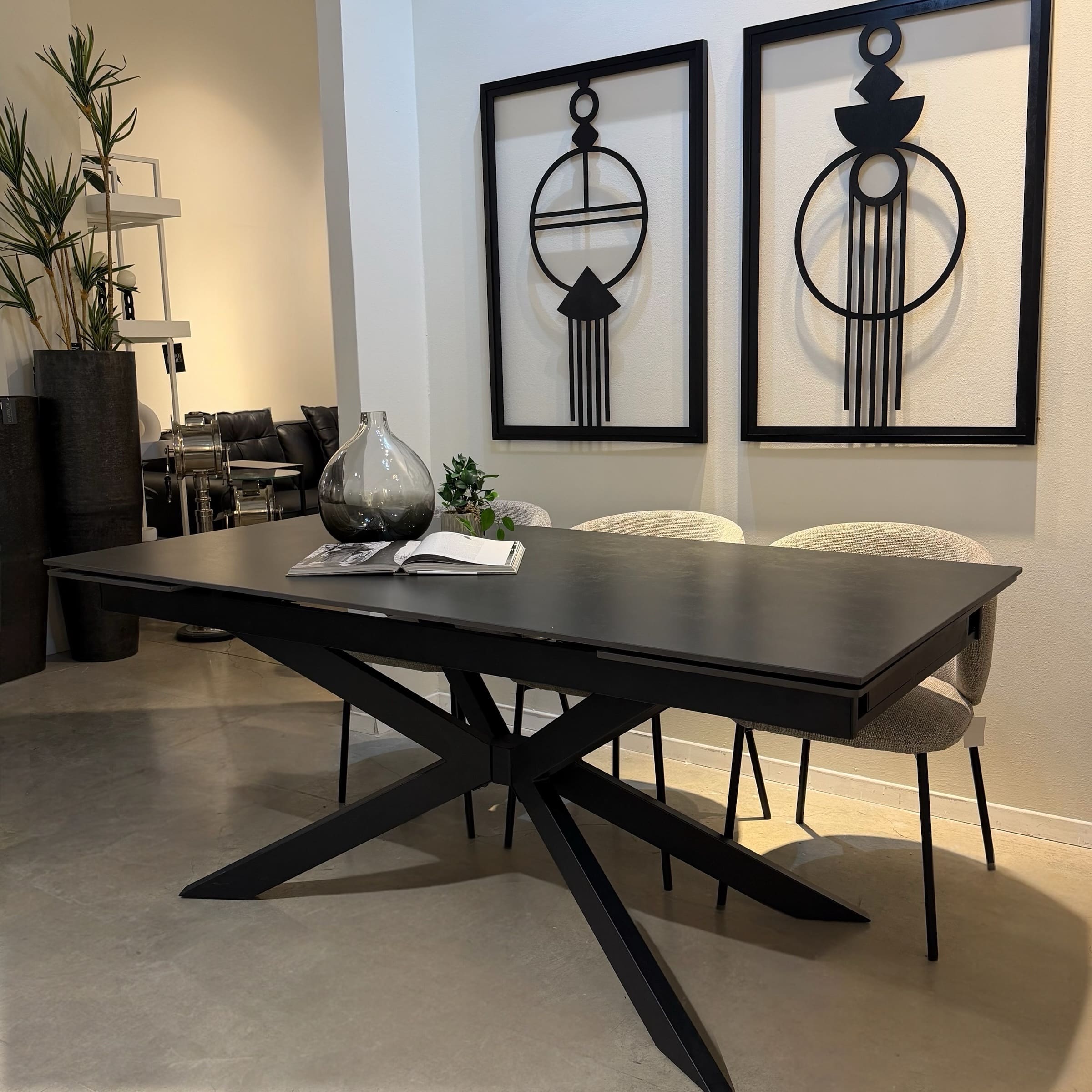 שולחן אוכל נפתח יוקרתי פורצלן גרניט שחור מט דגם לאקי | חיסול מלאי!