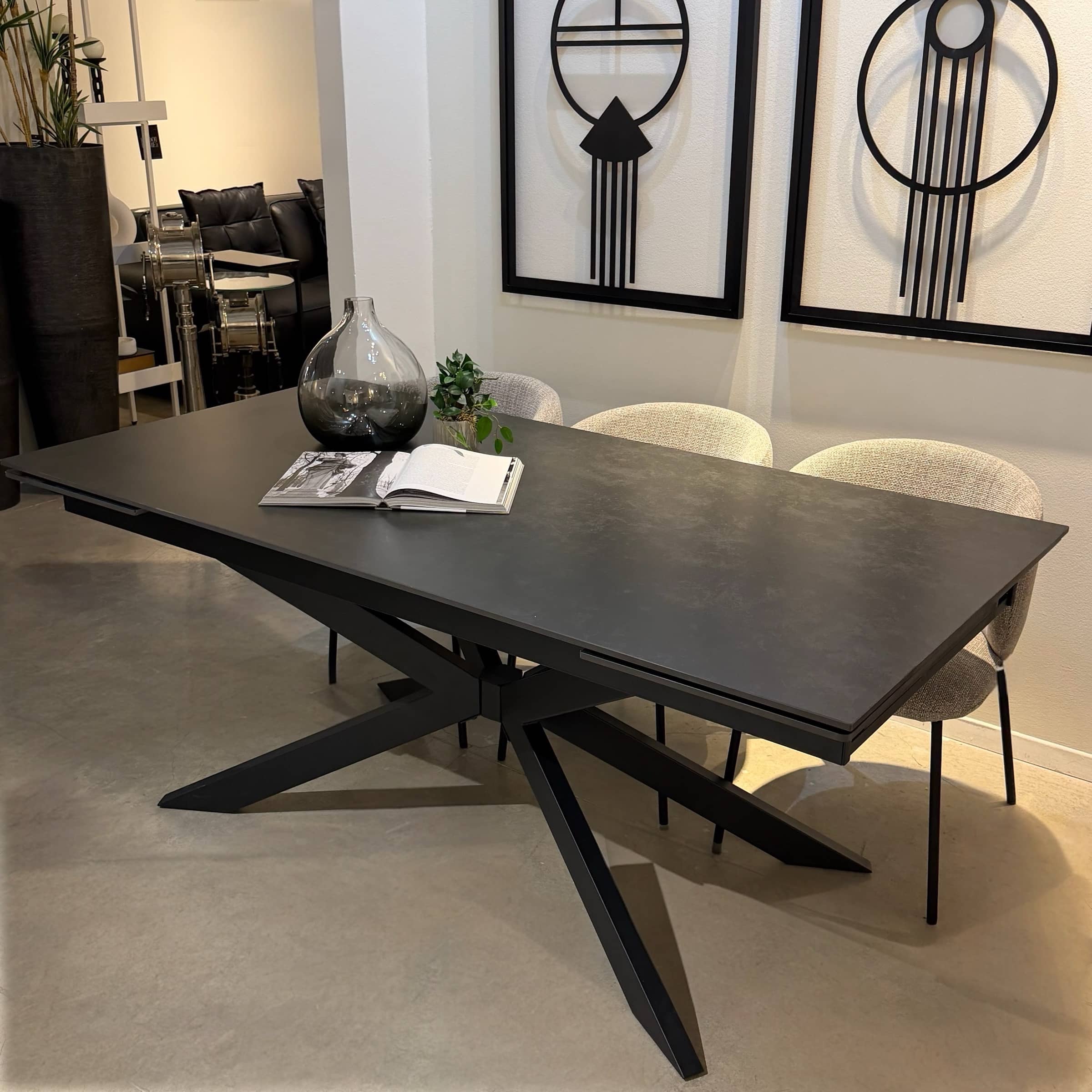שולחן אוכל נפתח יוקרתי פורצלן גרניט שחור מט דגם לאקי | חיסול מלאי!