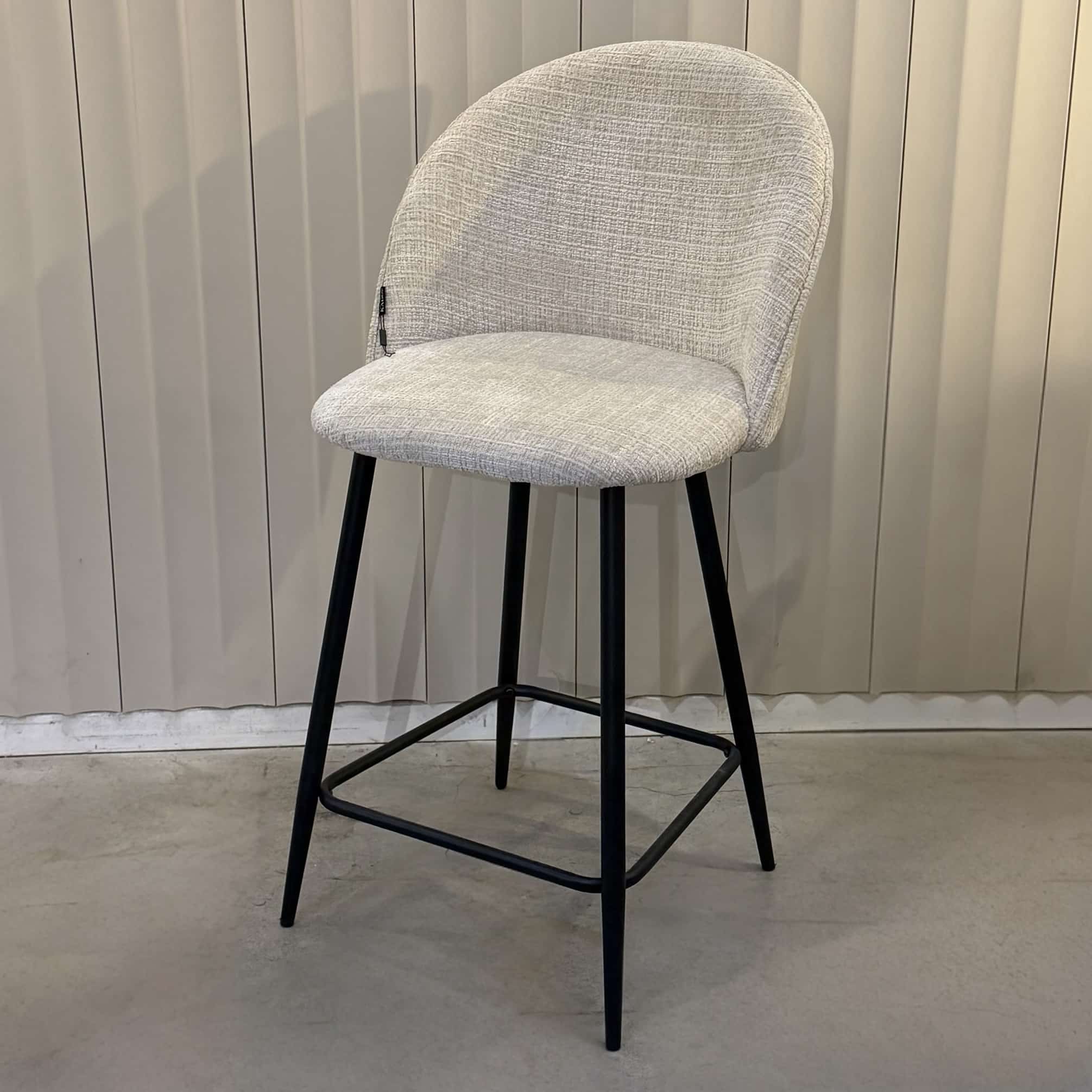 כסא בר יוקרתי לילי אריג אבן רגל שחורה דגם לוסי