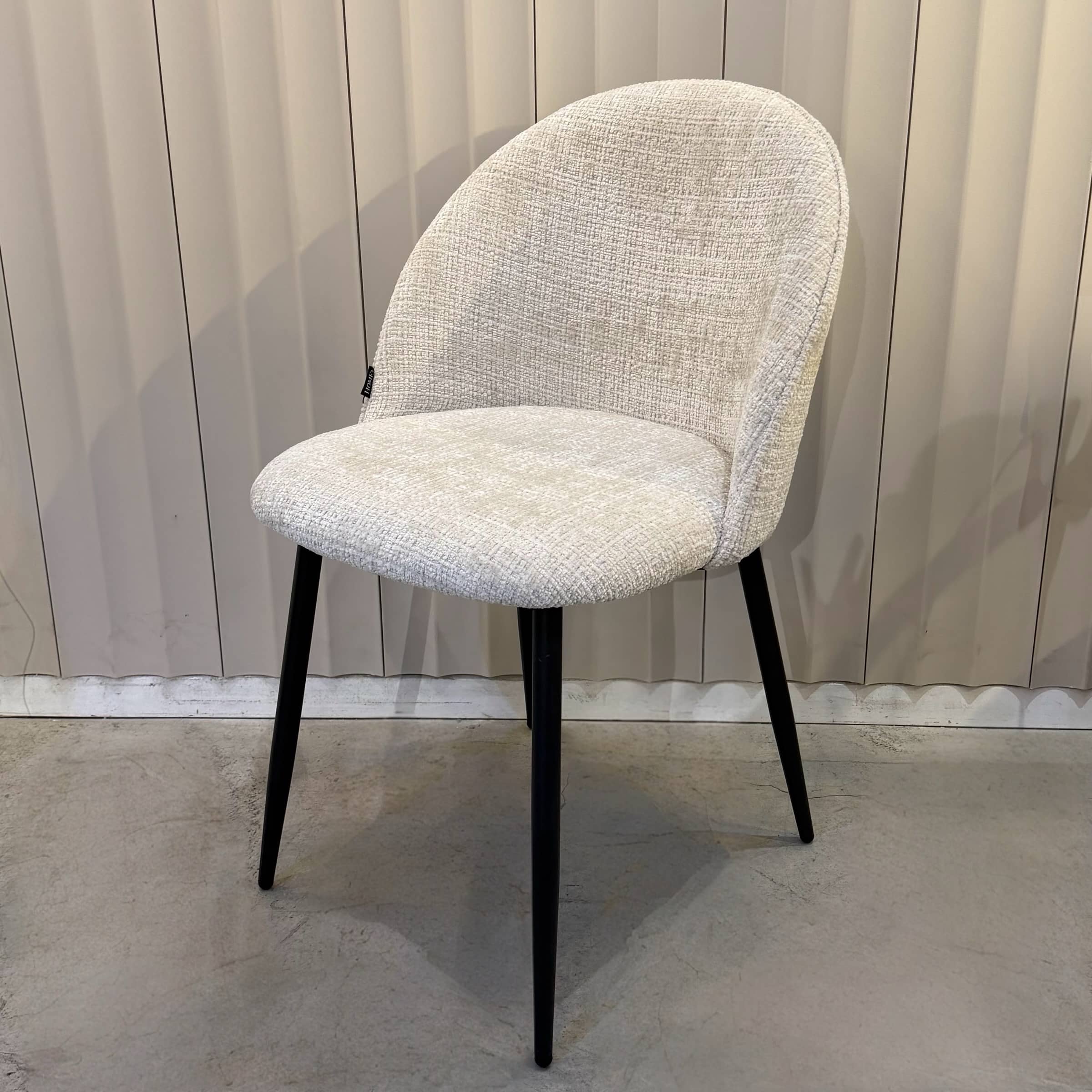 כסא מעוצב לילי אריג אבן רגל שחורה - קולקציה חדשה!