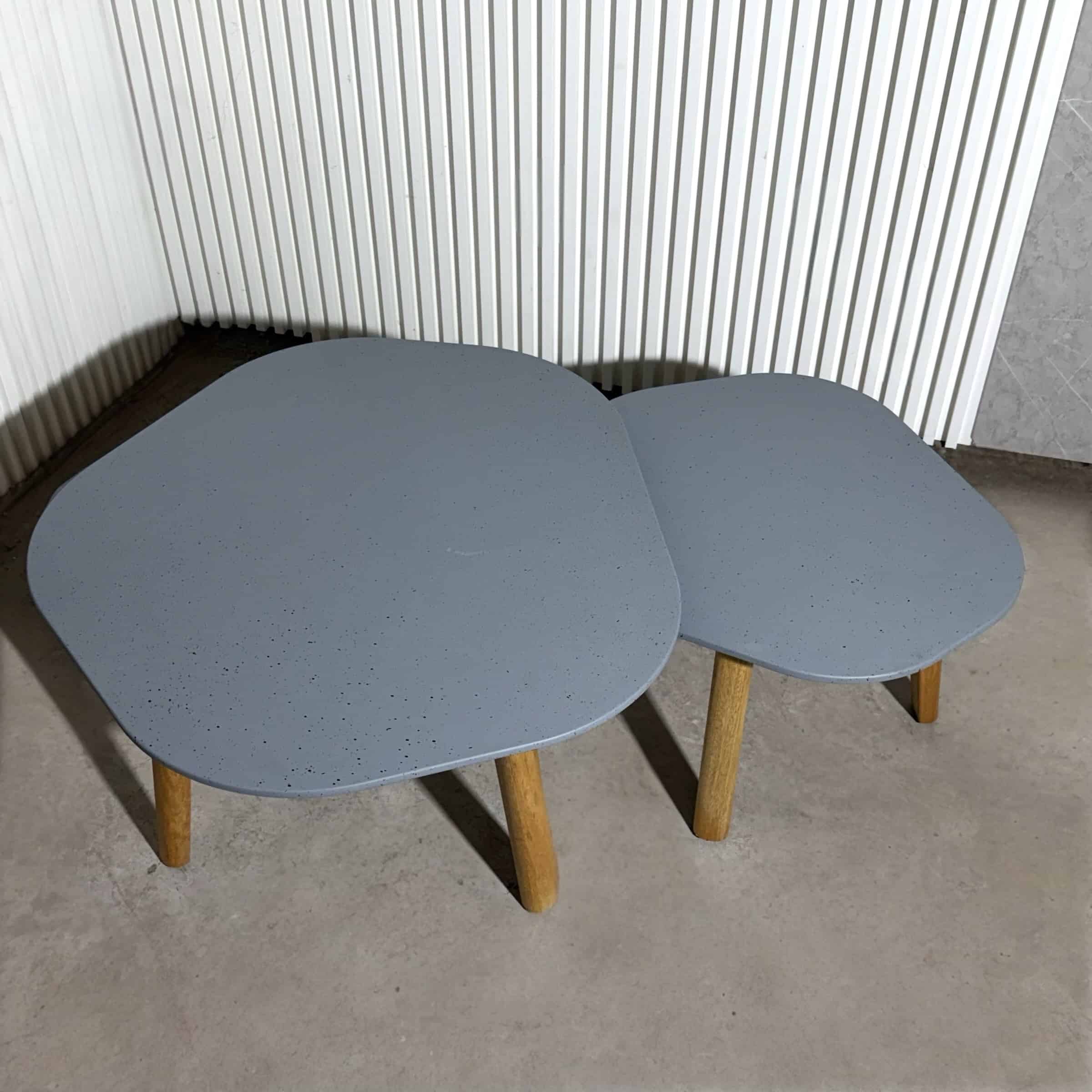 סט שולחנות סלון דגם אמבה פלטה מגש אפור שפריץ רגלי עץ | חיסול פגמים קלים