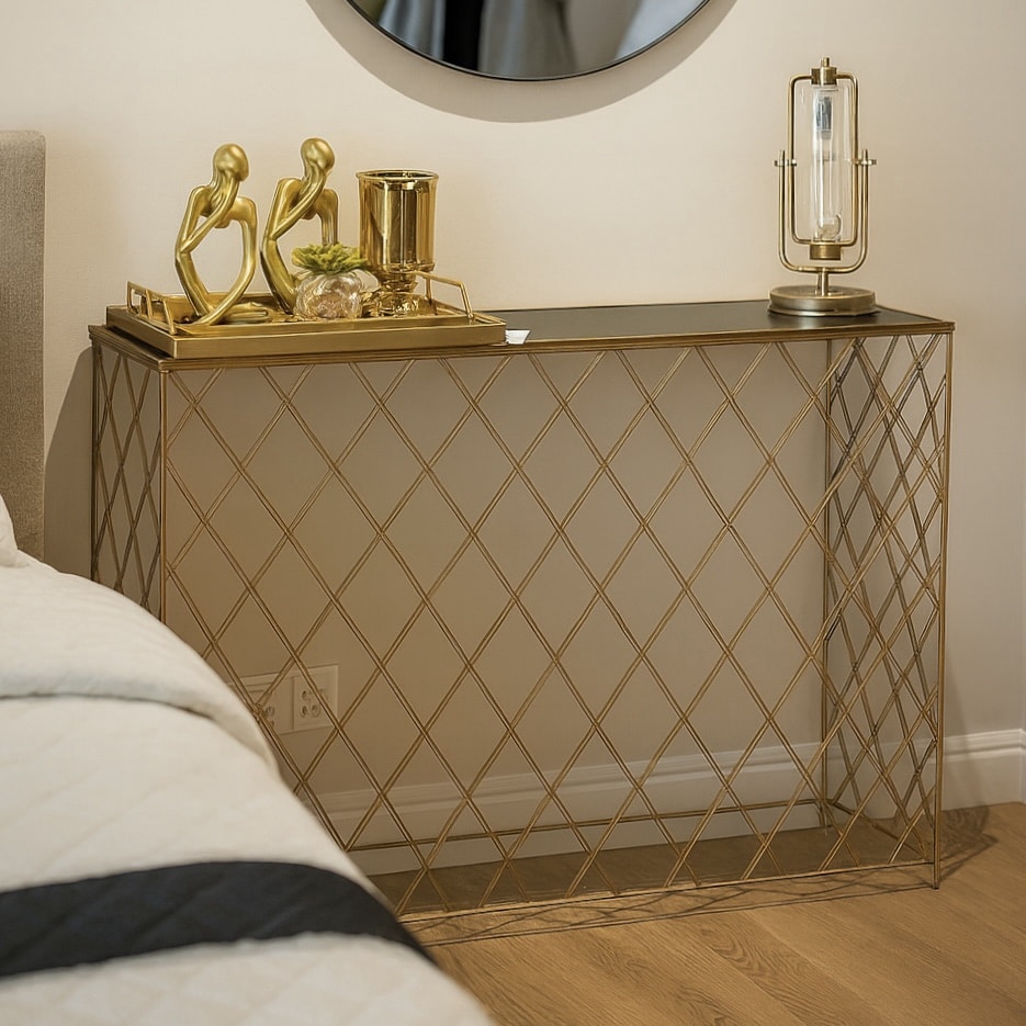 קונסולה מעוצבת דגם מעויינים זהב גדולה - חיסול!