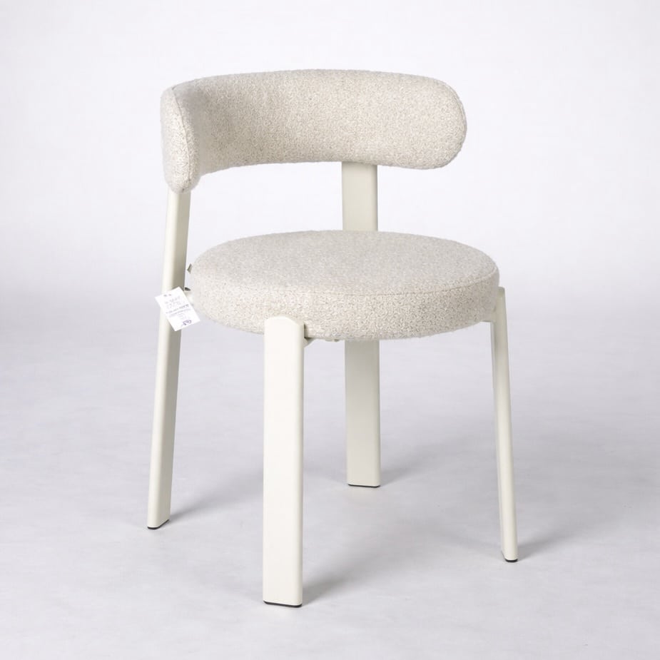 כיסא סטפאן אריג בז רגל שמנת דגם קליי | מכירה מוקדמת 02.26