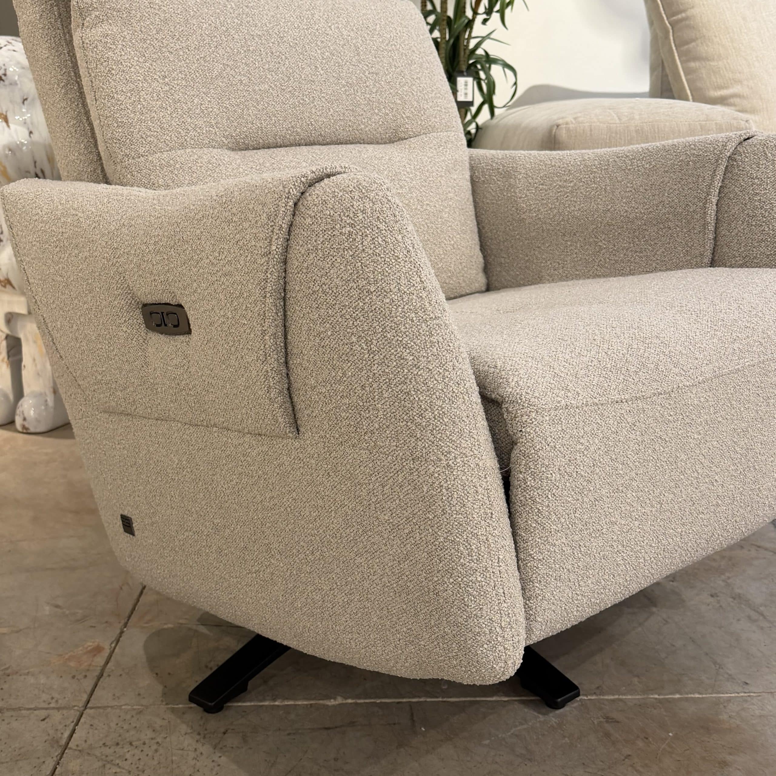 כורסא ריקליינר חשמלי 304 בוקלה שמנת דגם בלי