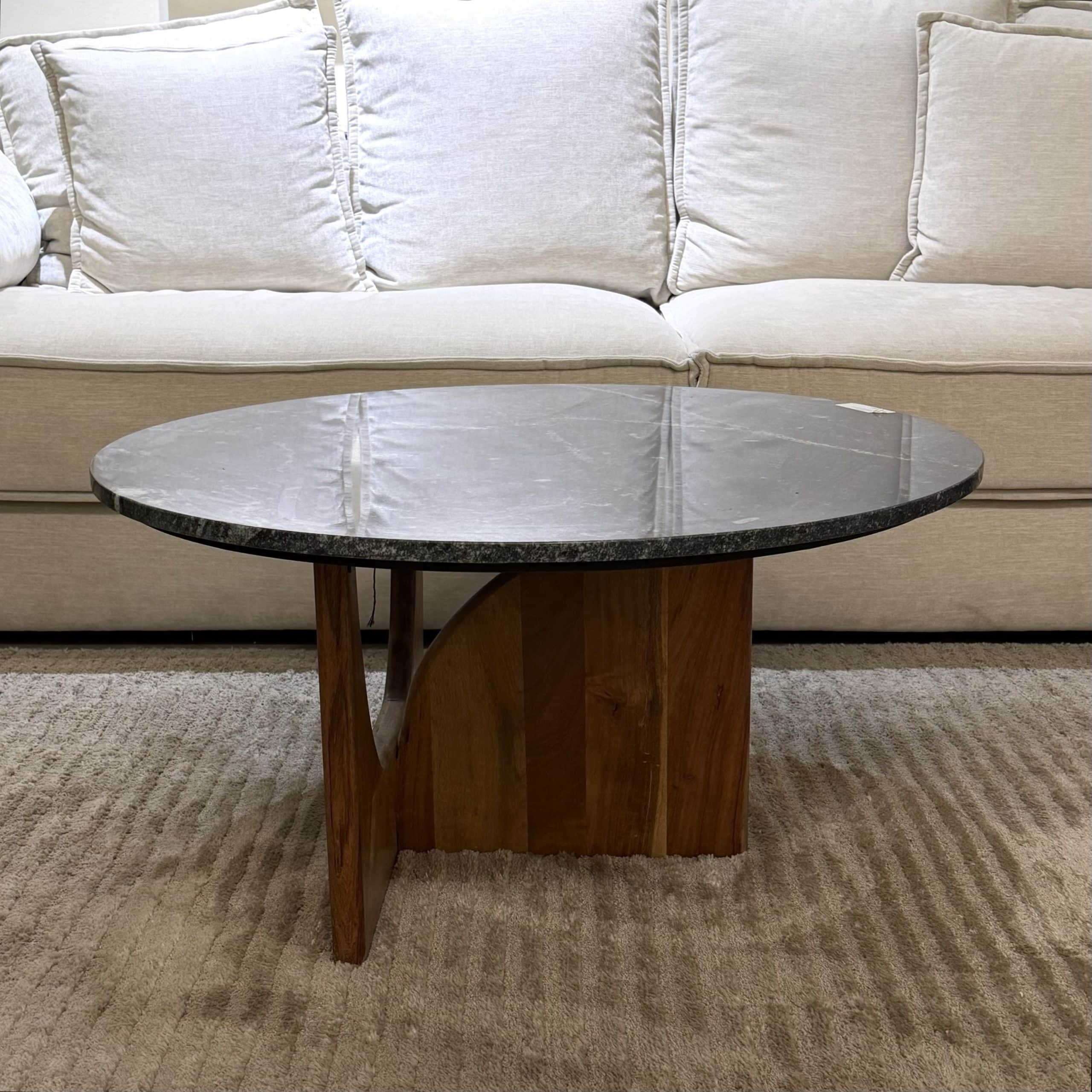 שולחן סלון מעוצב גדול לינה שיש שחור בסיס עץ - חיסול אחרונים ממלאי!